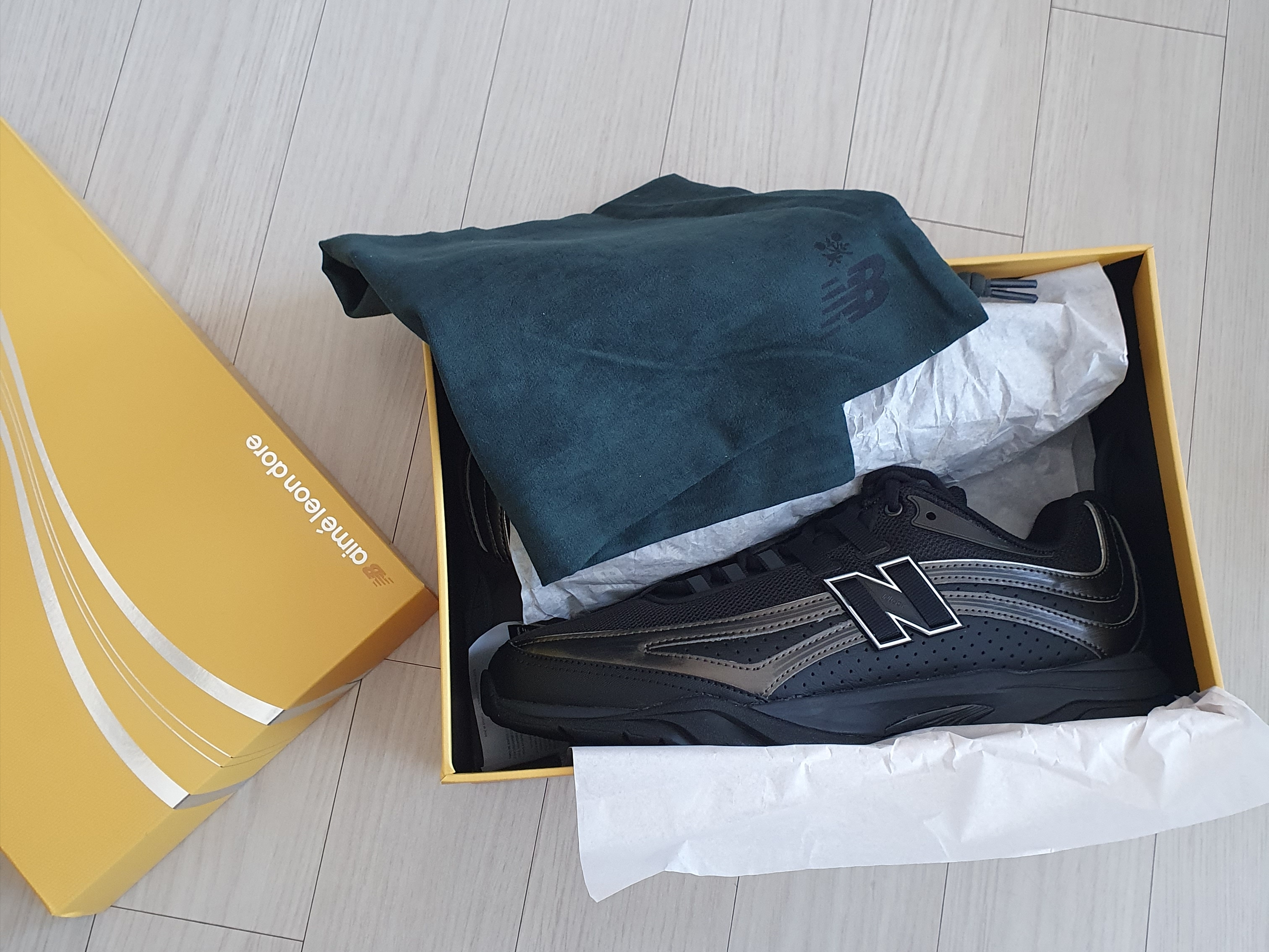 New Balance x Aime Leon Dore RC56 Black Silver 착용 스타일