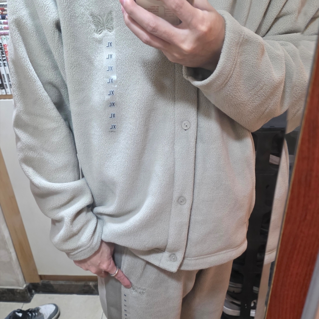 Uniqlo x Needles Fleece Oversized Cardigan Beige - KR, Uniqlo x Needles Fleece Wide Pants Beige - KR 착용 스타일