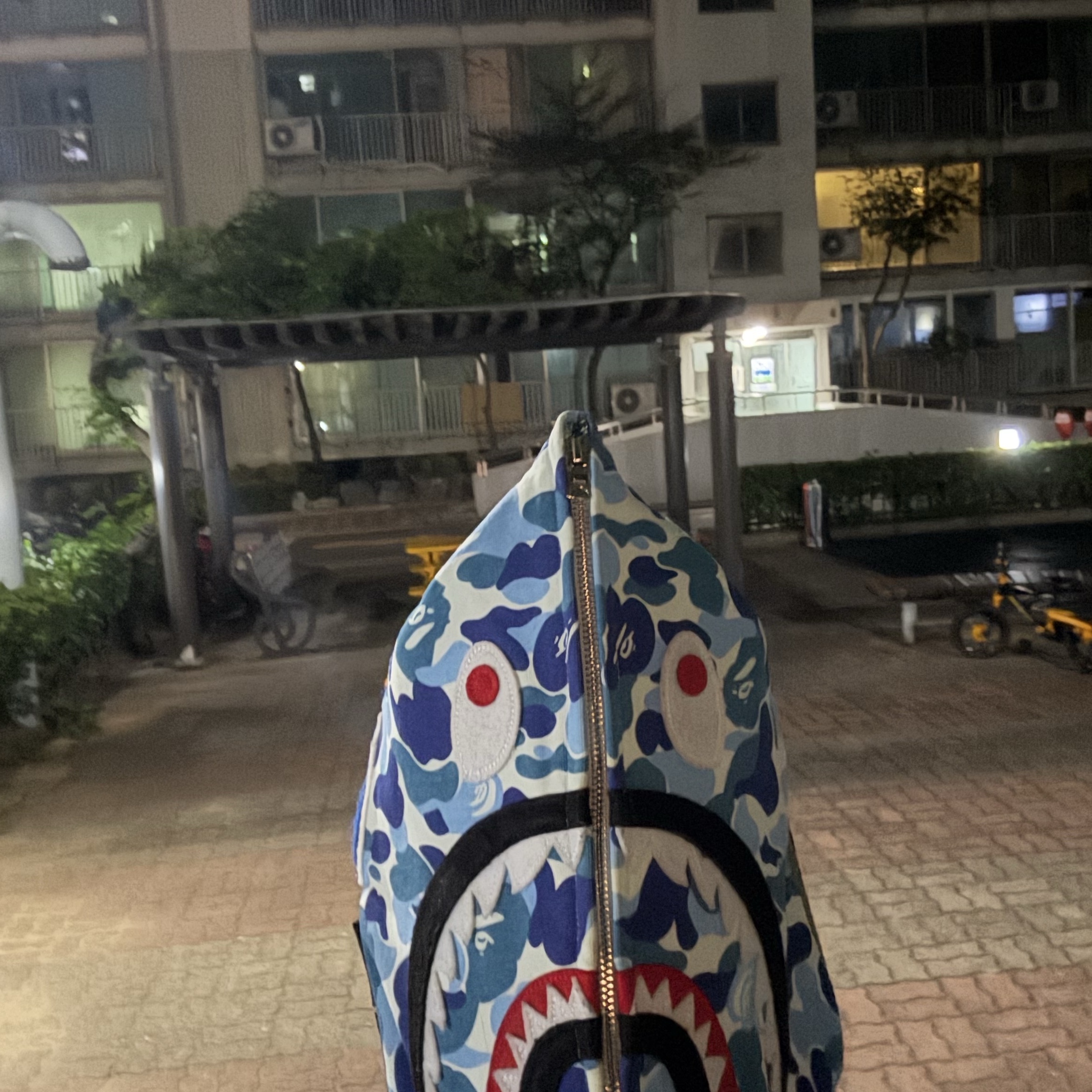 BAPE ABC Camo Shark Full Zip Hoodie Blue 착용 스타일 - 2