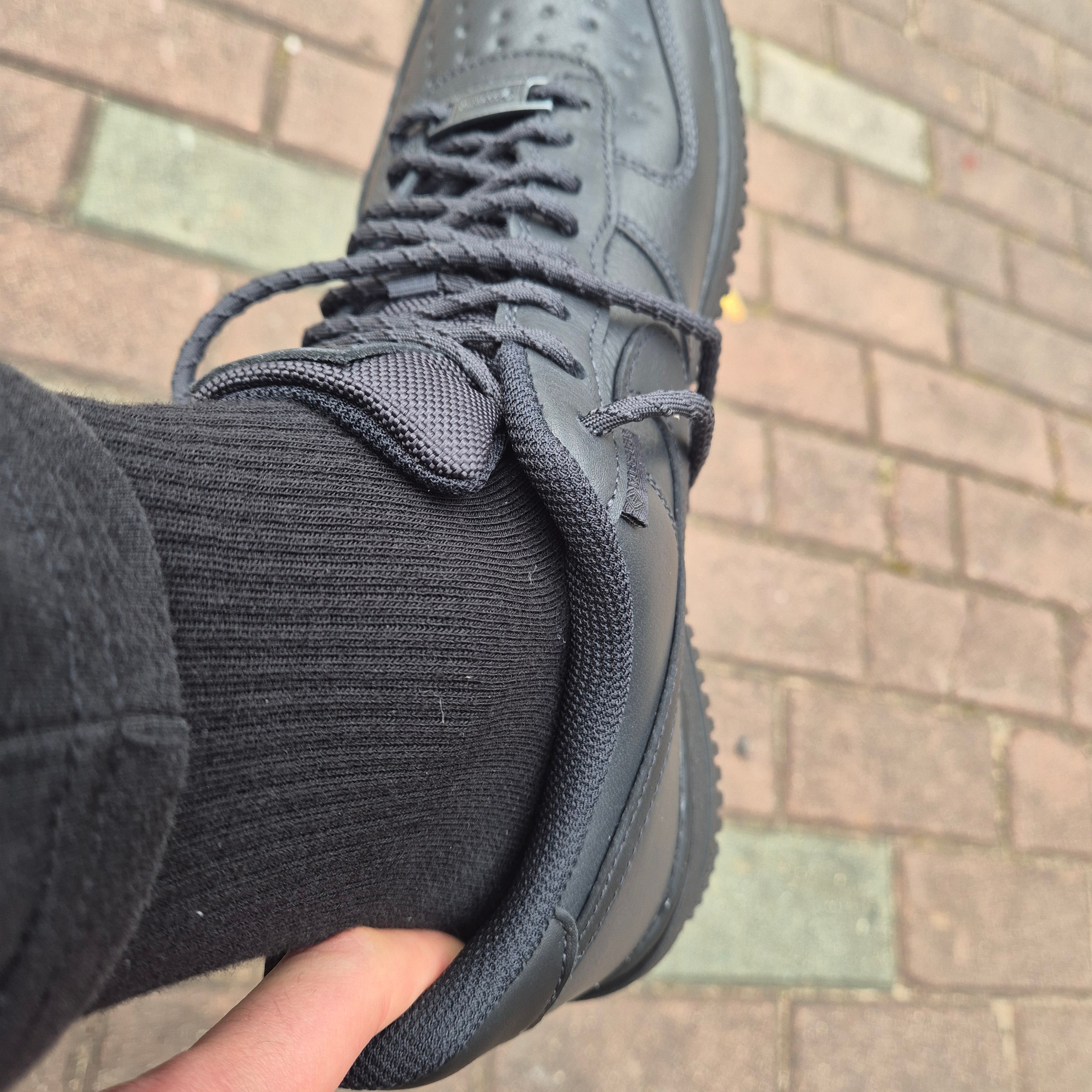 Nike Air Force 1 Low Gore-Tex Vibram Off Noir and Black 착용 스타일 - 2