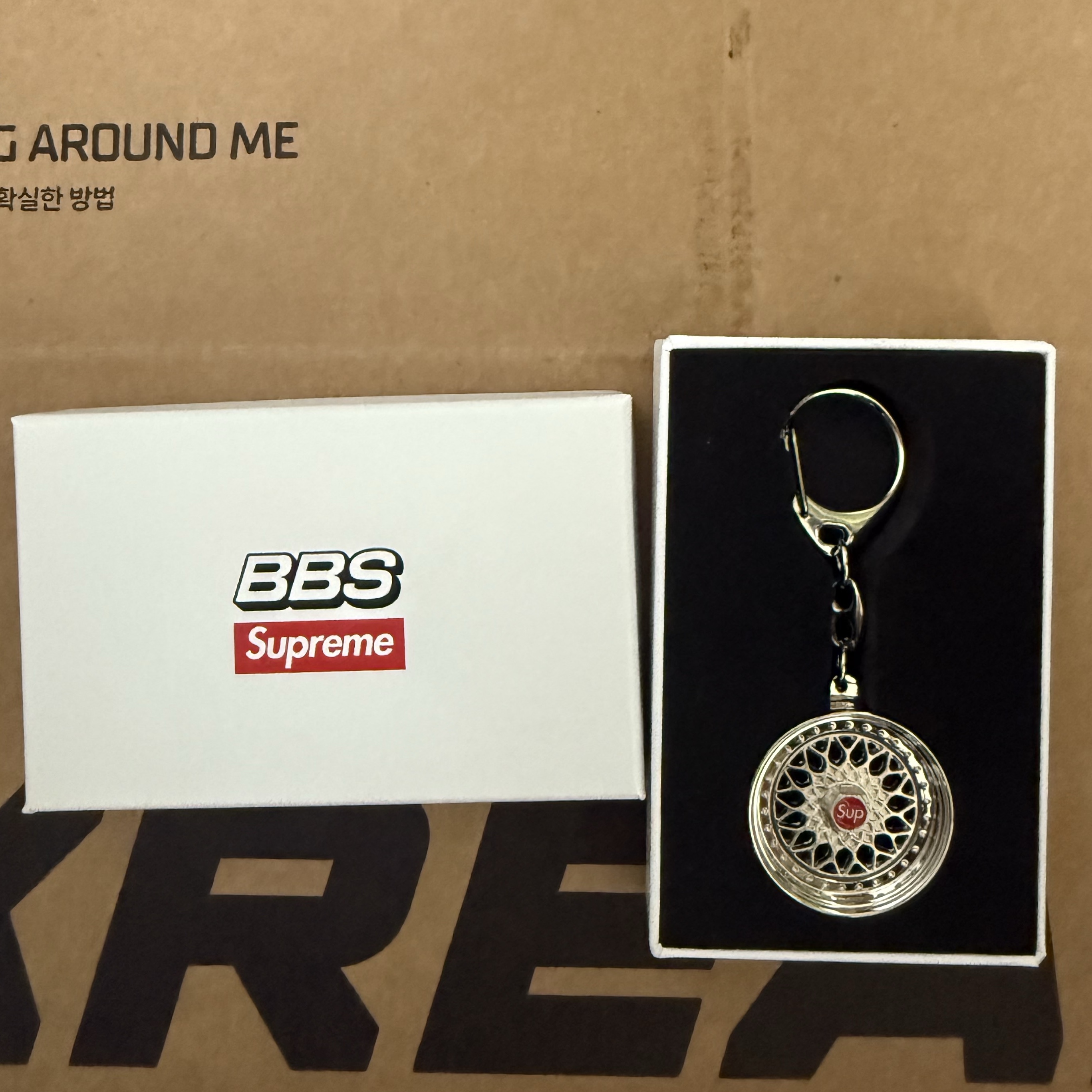 Supreme x BBS RS Rim Keychain Chrome - 25FW 착용 스타일