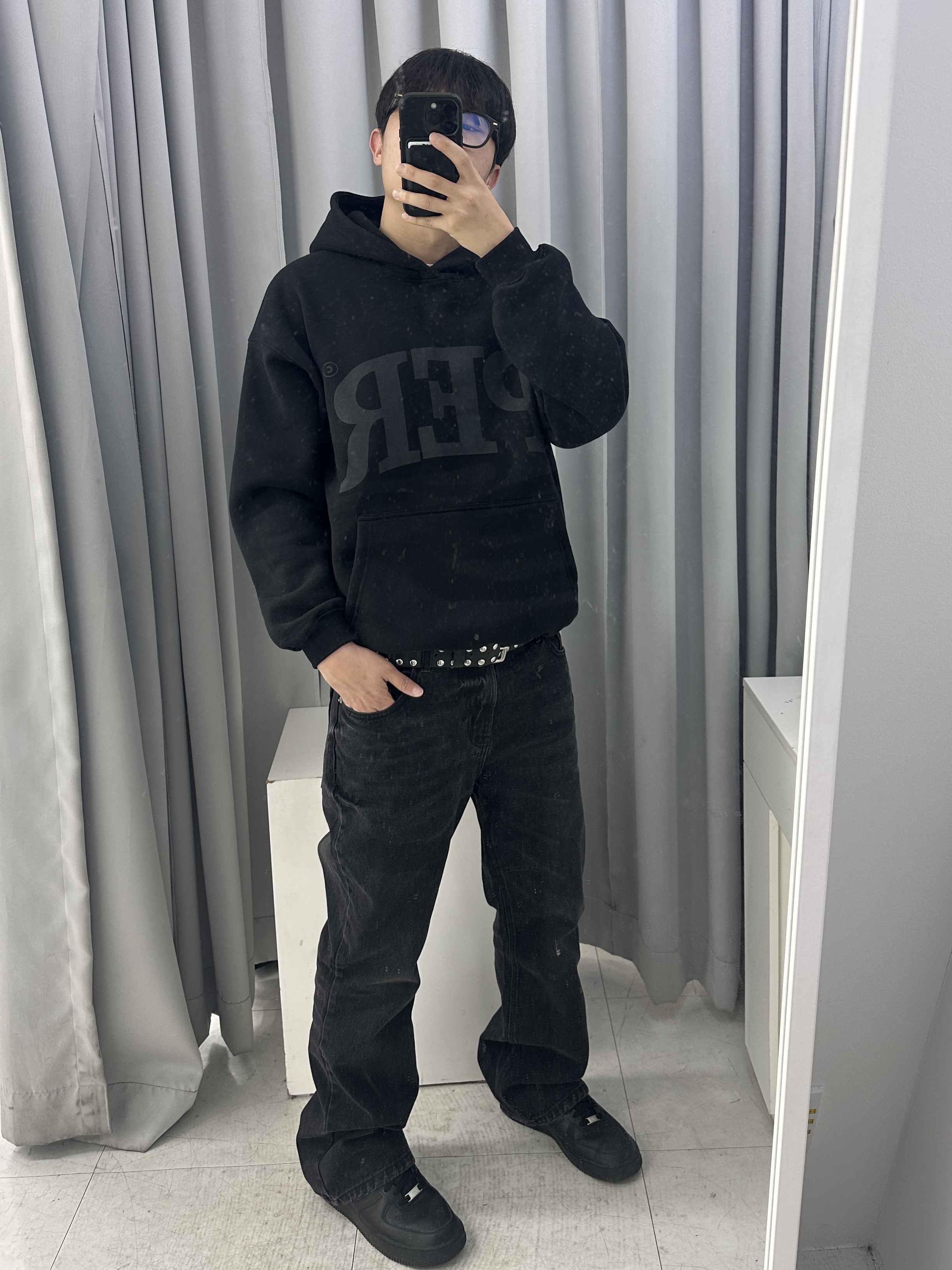 Permanent Archive Comfortable Per Hoodie Black, Stussy 8 Ball Studded Belt Black 착용 스타일