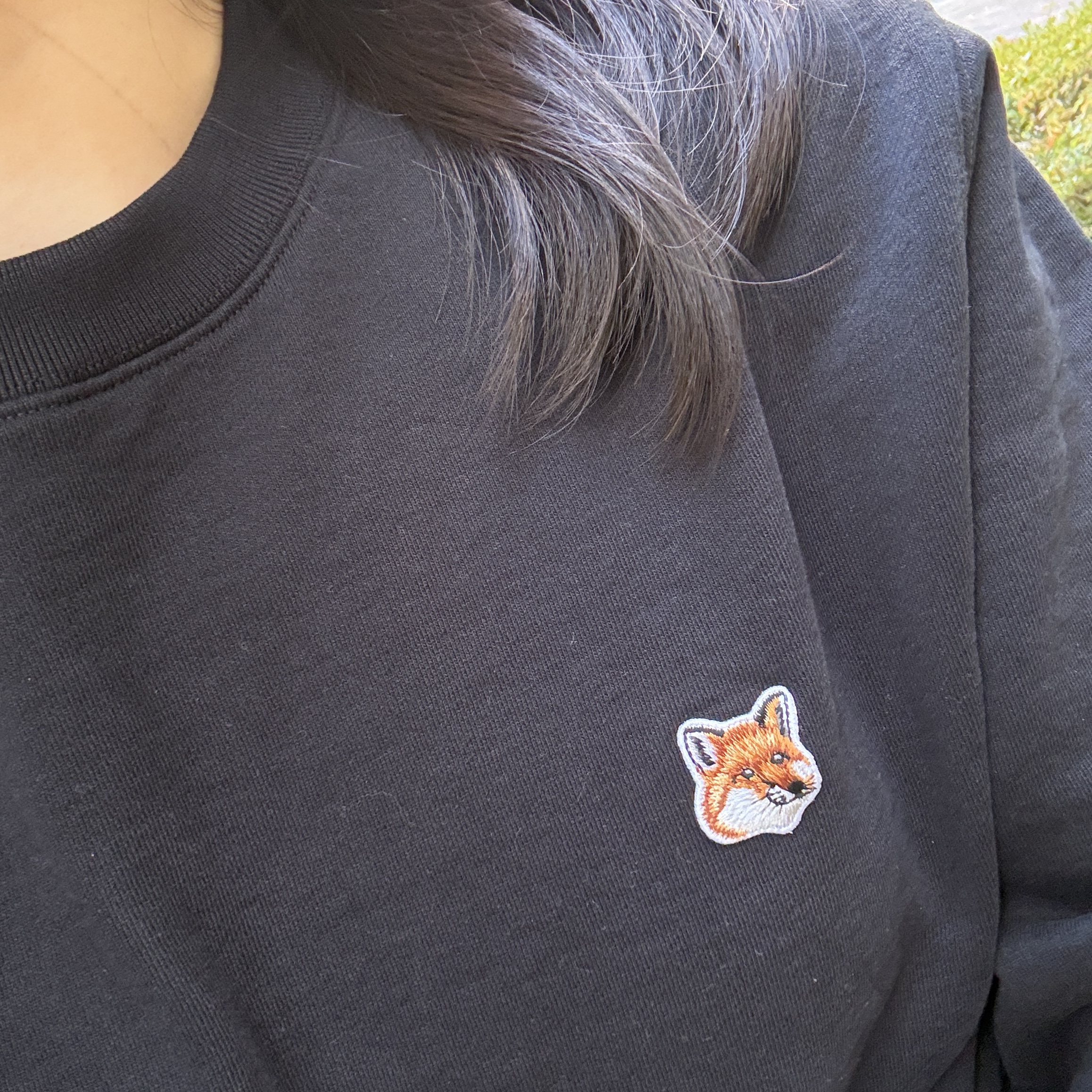 Maison Kitsune Fox Head Patch Regular Sweatshirt Black 착용 스타일