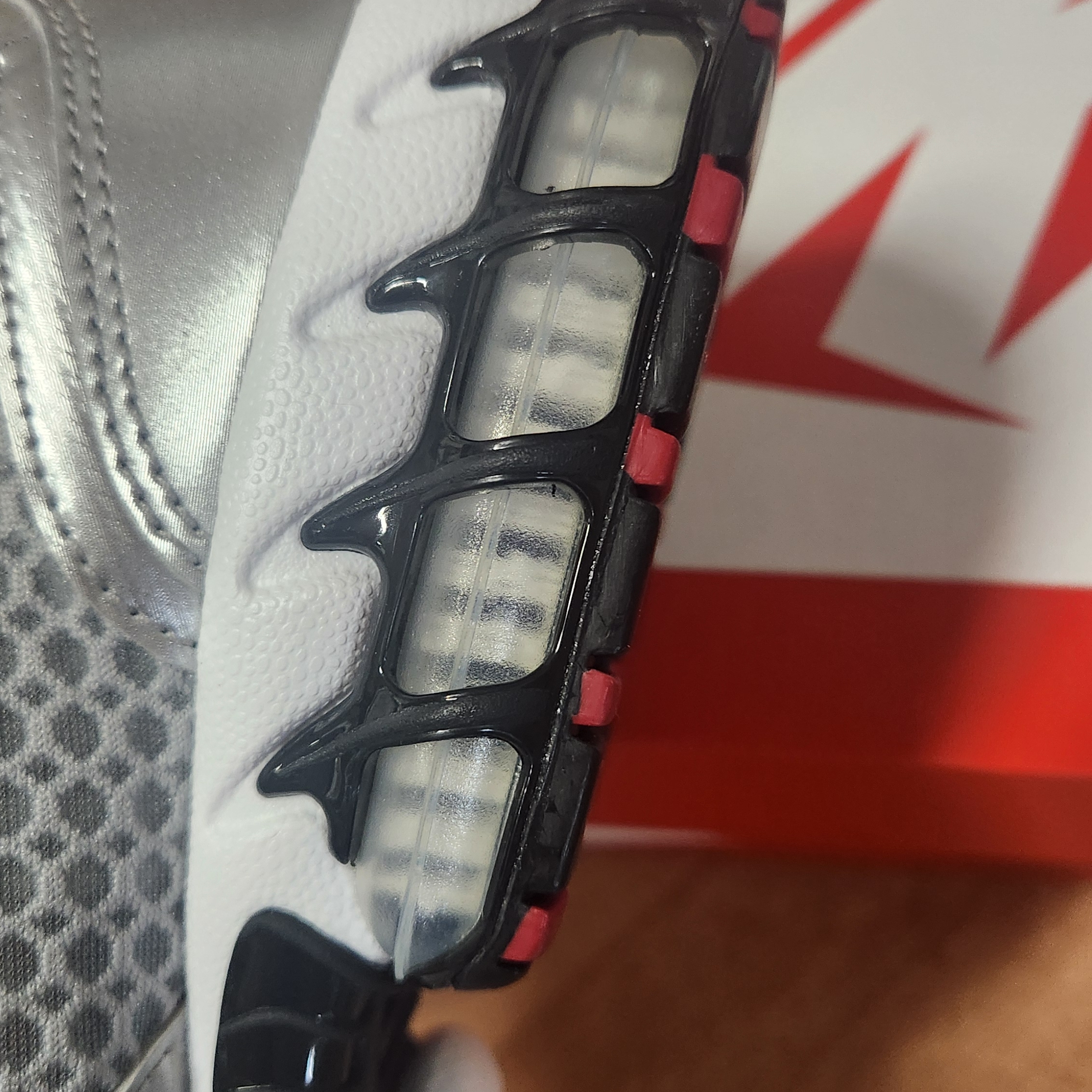 Nike Air Zoom Spiridon Cage 2 Metallic Silver 착용 스타일 - 5