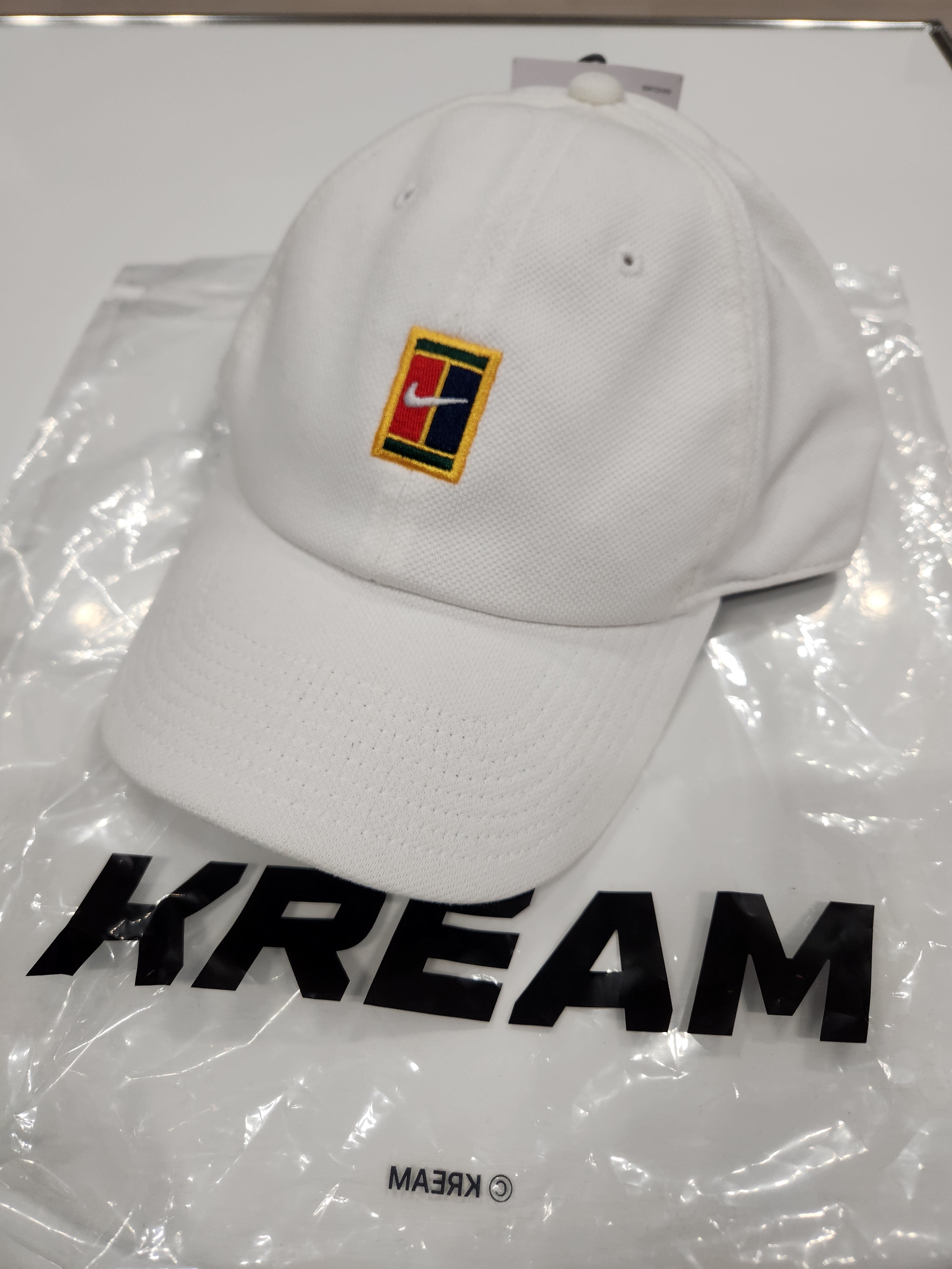 Nike Court Heritage 86 Logo Tennis Cap White 착용 스타일