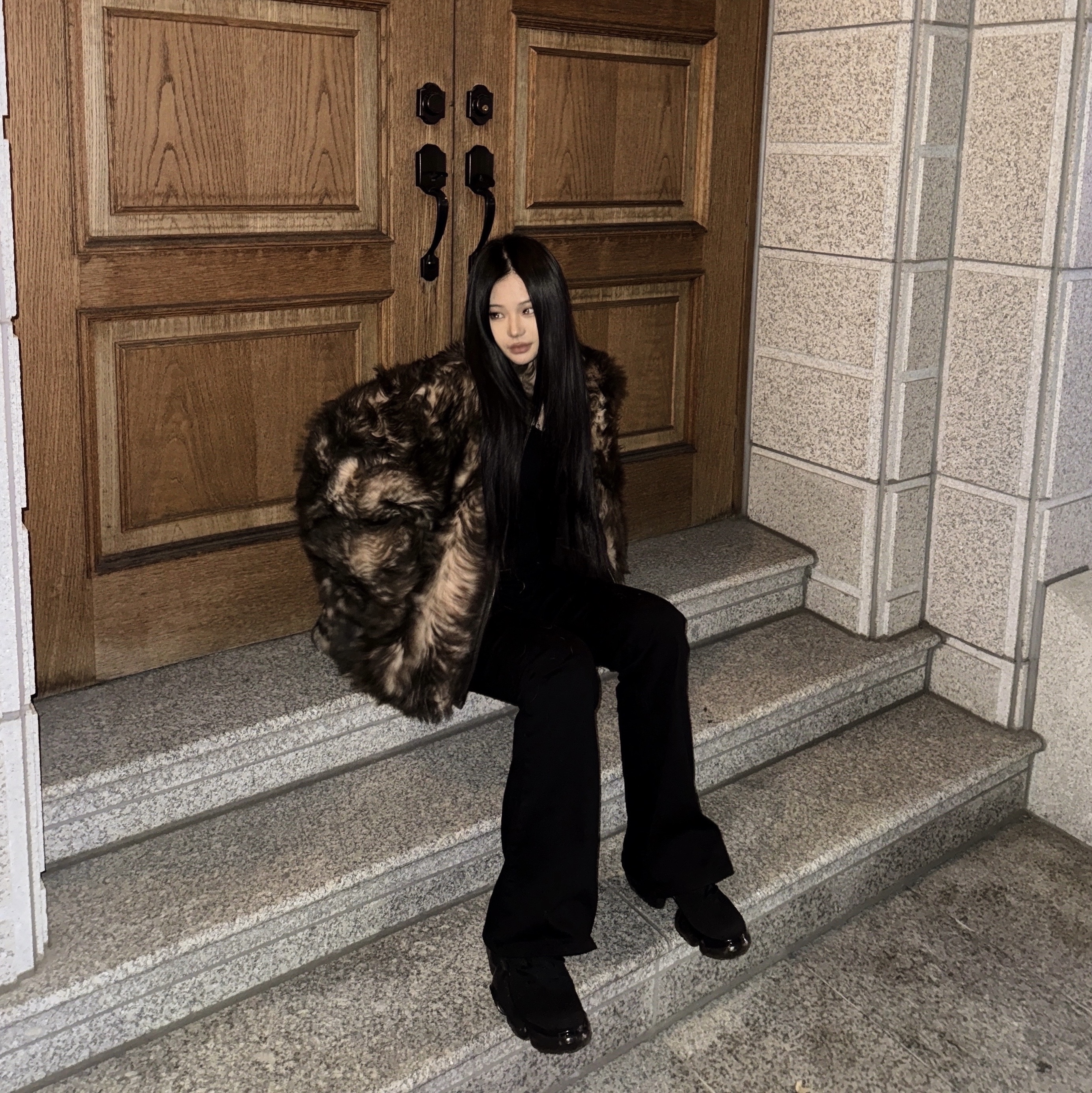 Grounds Moopie Black Black 착용 스타일 - 2