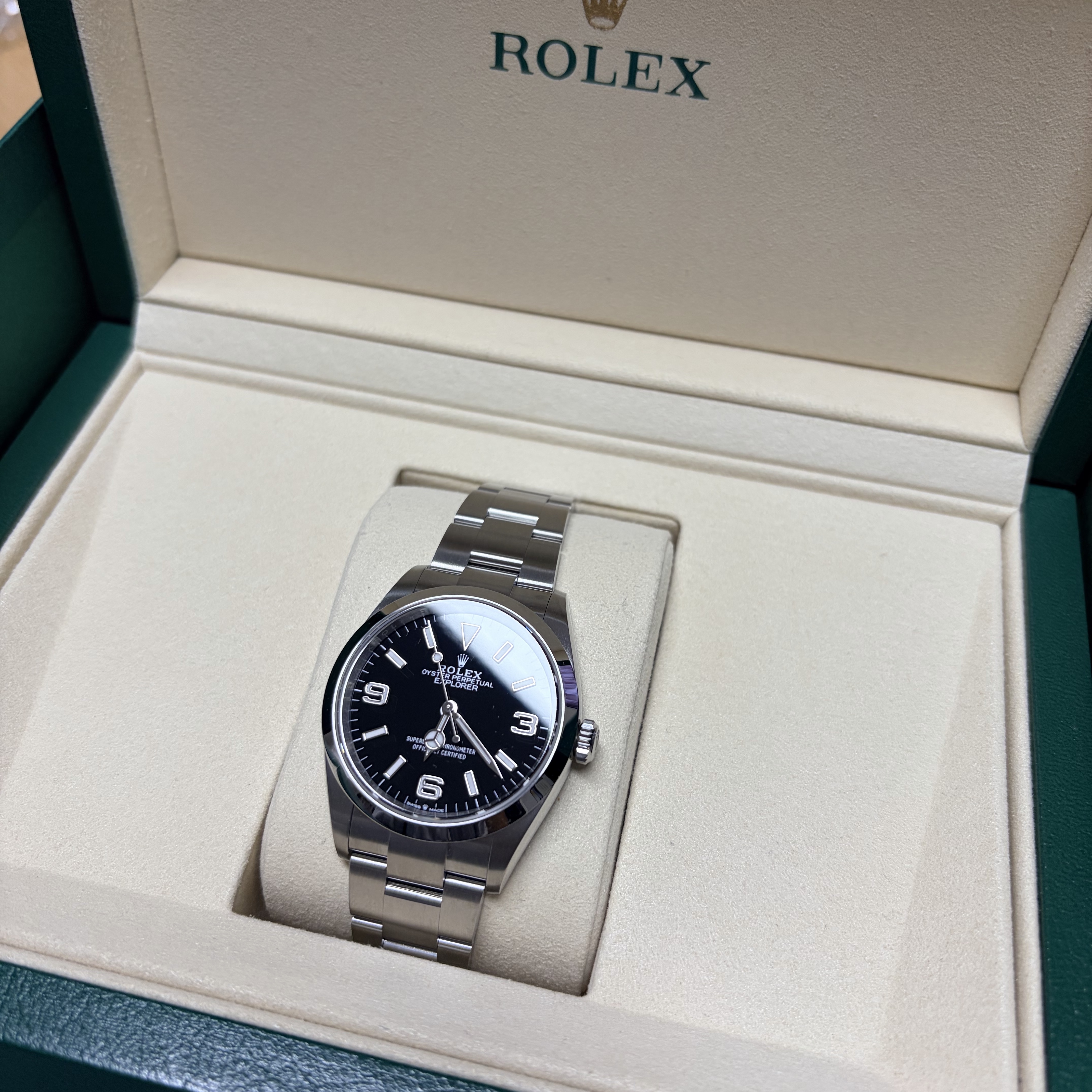 Rolex Explorer 36mm 124270 Black Oyster 착용 스타일