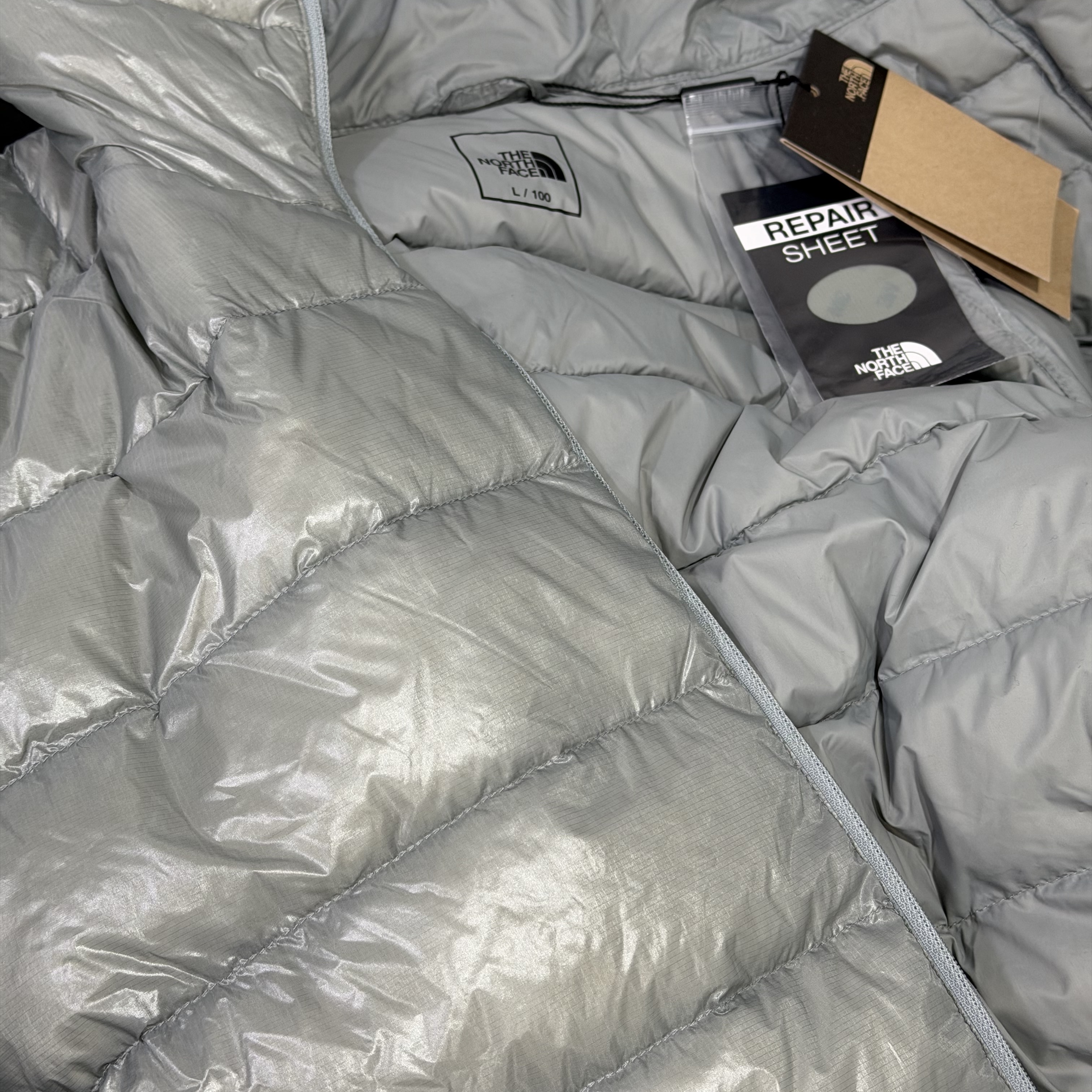 The North Face Matier EX RDS Down Hoodie Light Gray - 25FW, Uniqlo x Needles Fleece Wide Pants Black - KR 착용 스타일 - 2