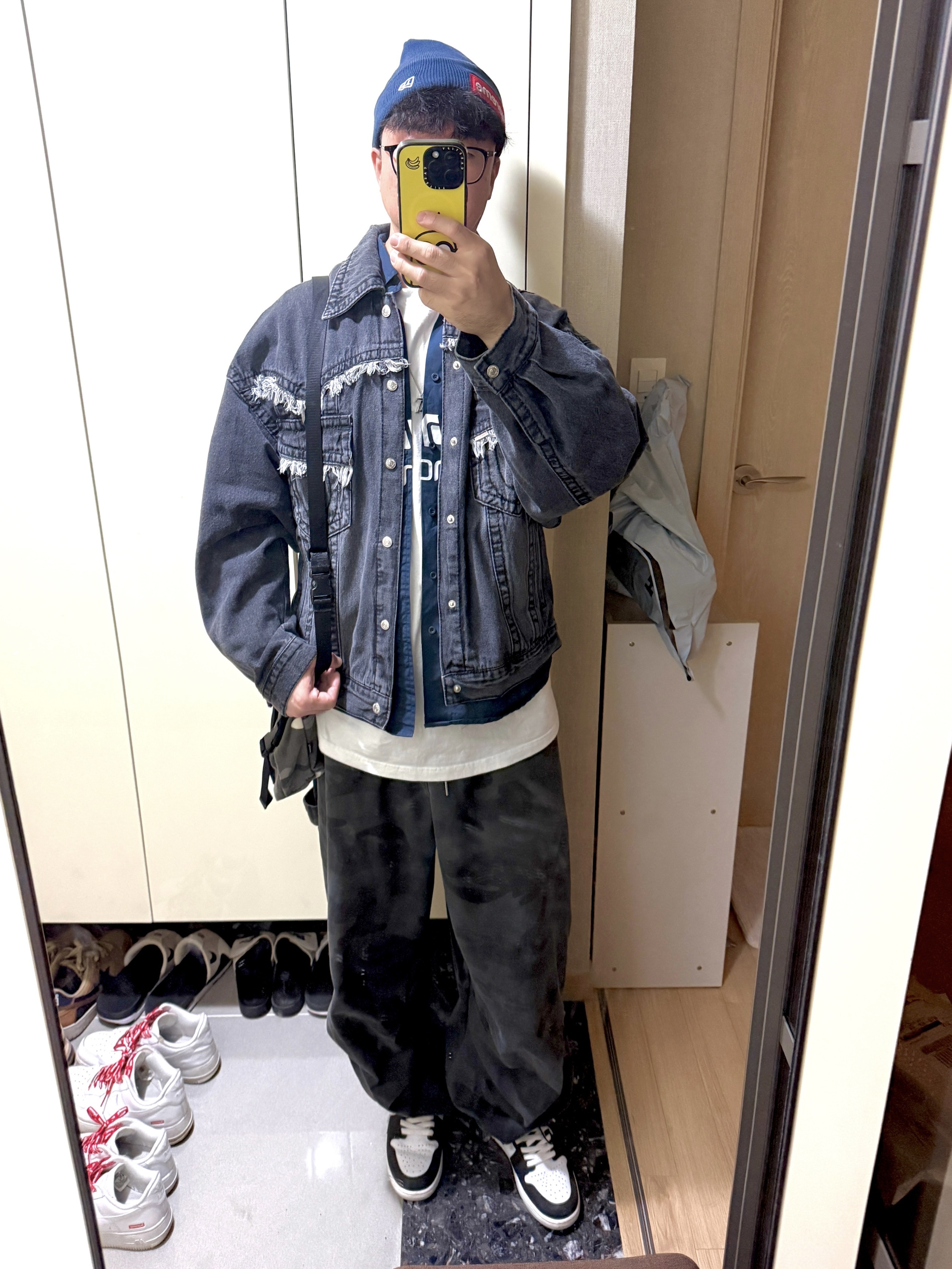 Supreme New Era Box Logo Beanie Navy - 24FW, True Religion Caution Cross Trucker Jacket Black 착용 스타일