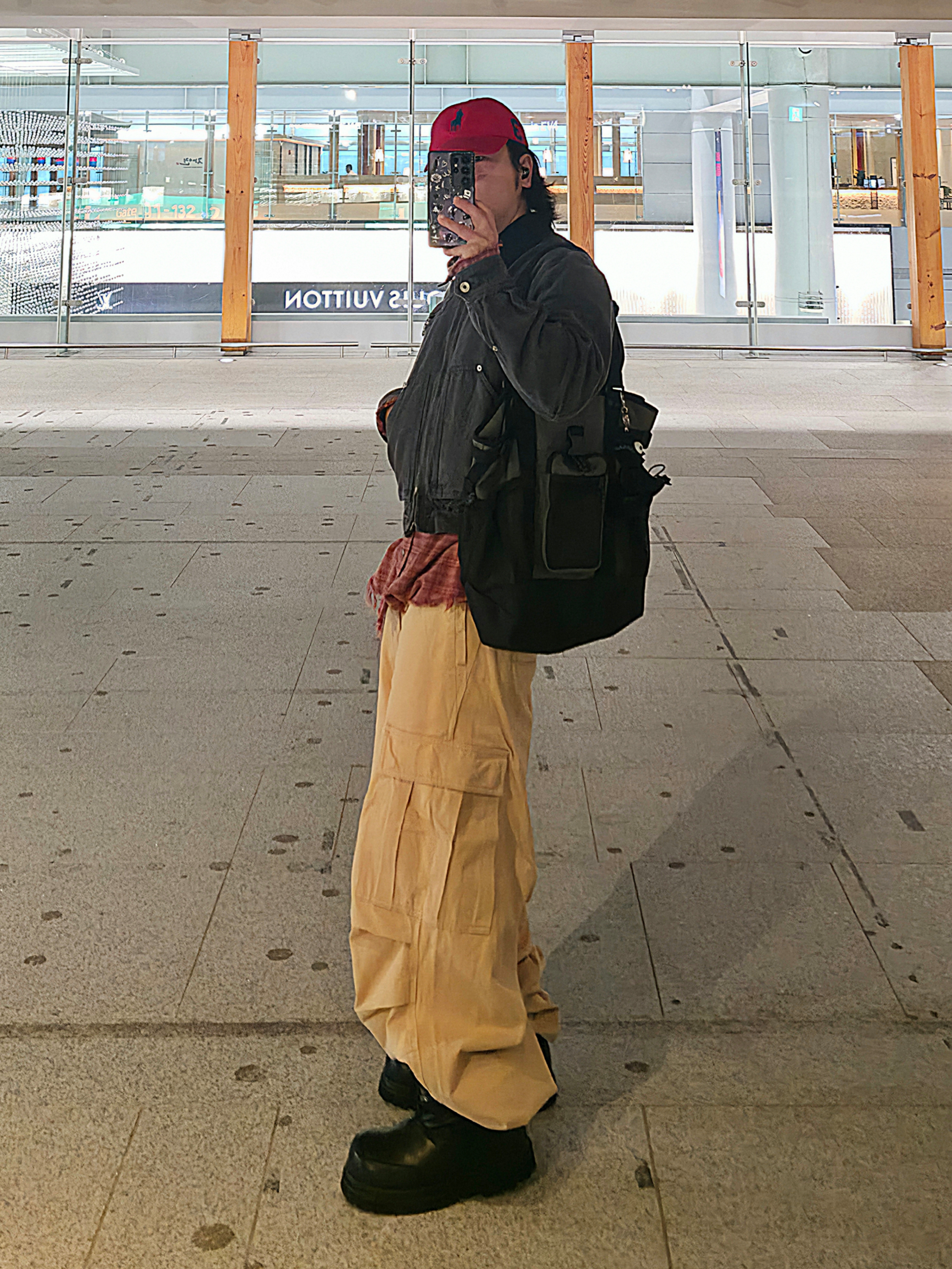 NOD Stone Washed Cargo Pants Beige 착용 스타일 - 1