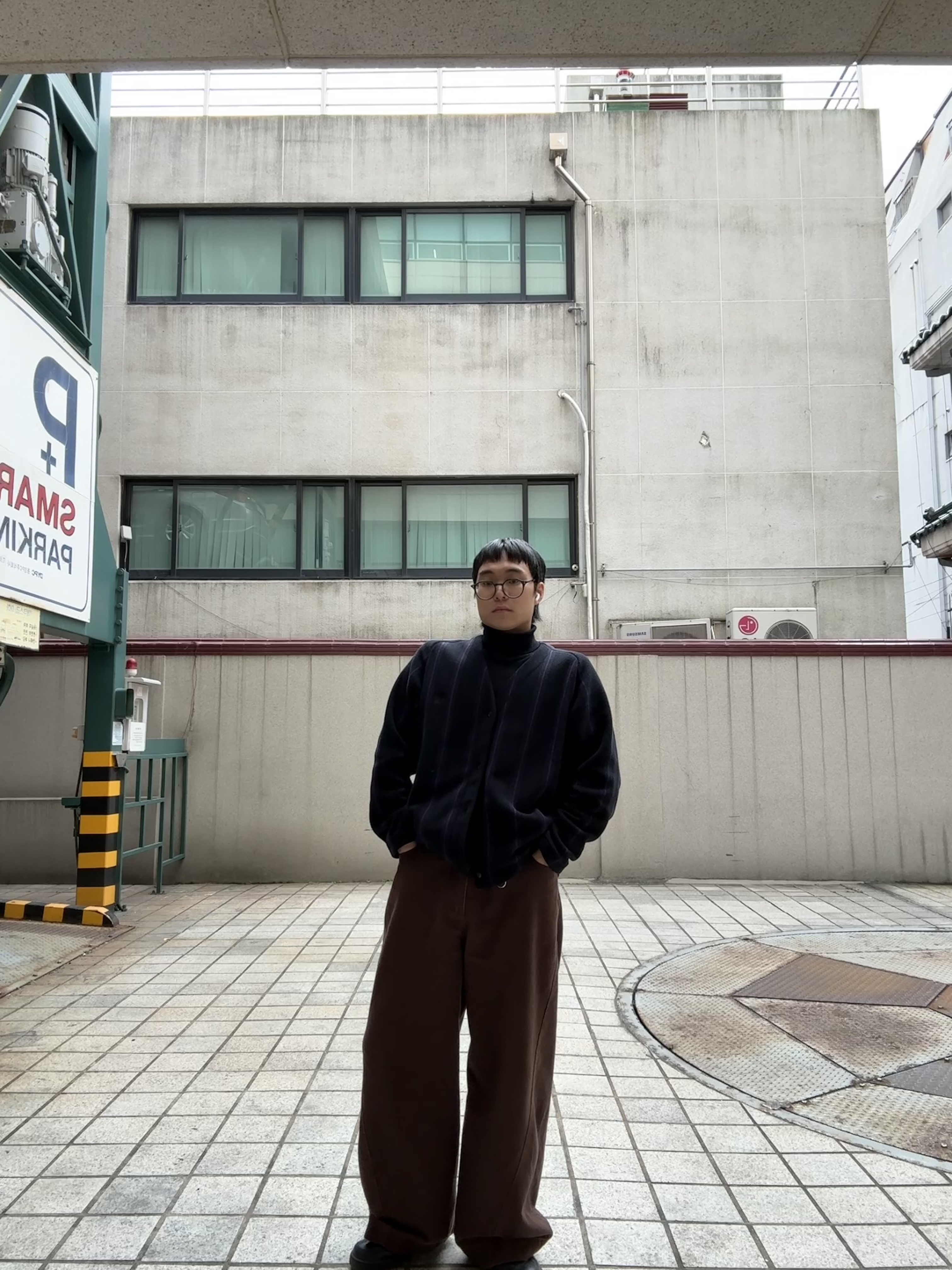 Uniqlo x Needles Fleece Oversized Cardigan Black - KR 착용 스타일