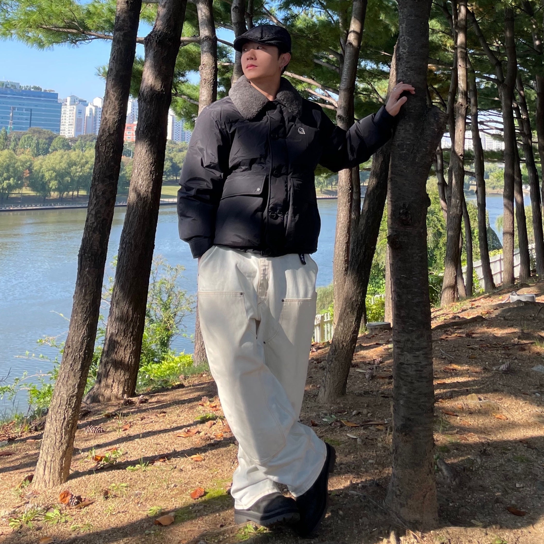 Nos Couleurs Paisley Rivet Hunting Cap Black 착용 스타일 - 1