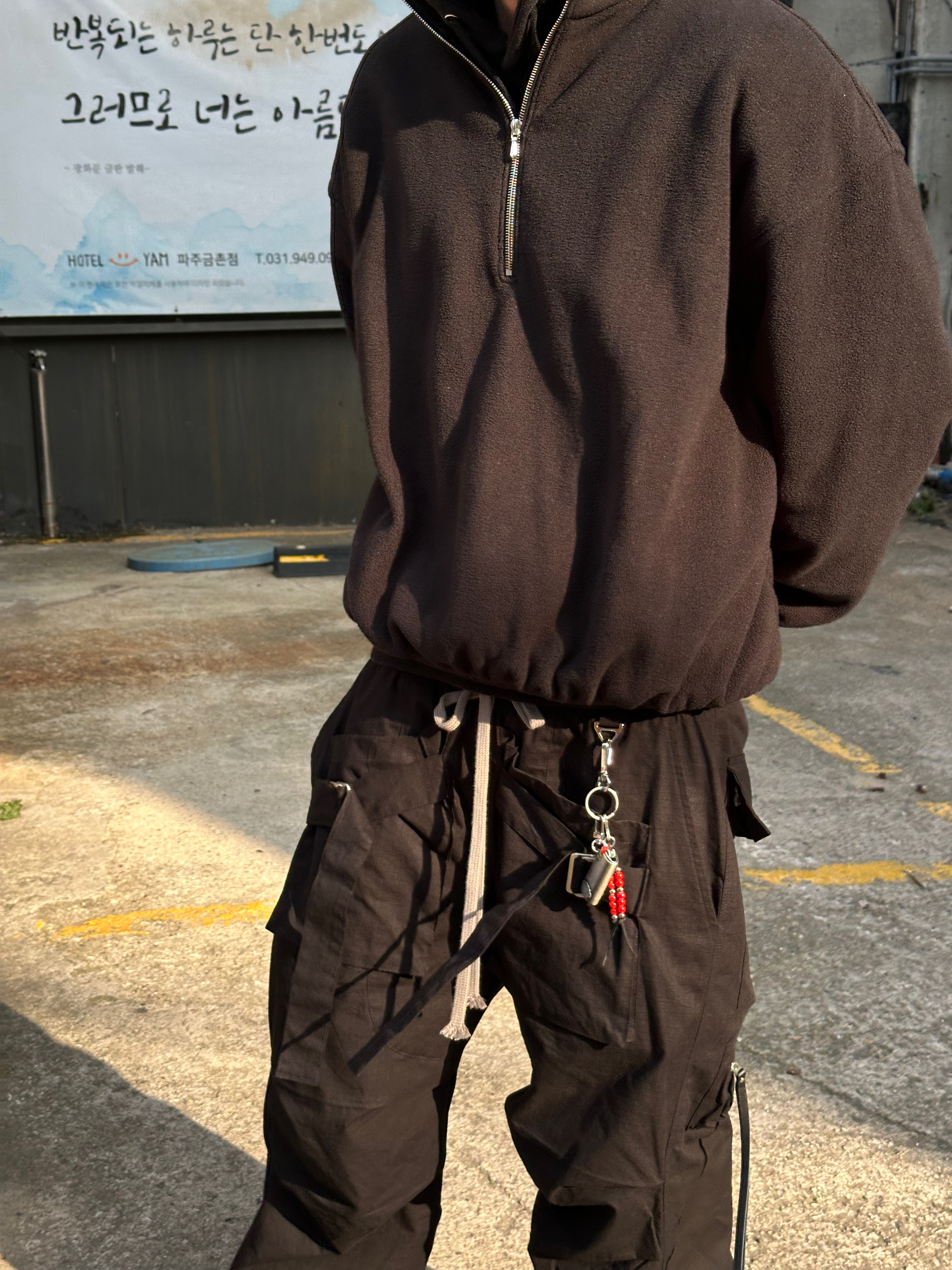 [예약 배송] Nonnod Half zip fleece Black, Wapworks Wide Safety Cargo Pants Black 착용 스타일 - 4