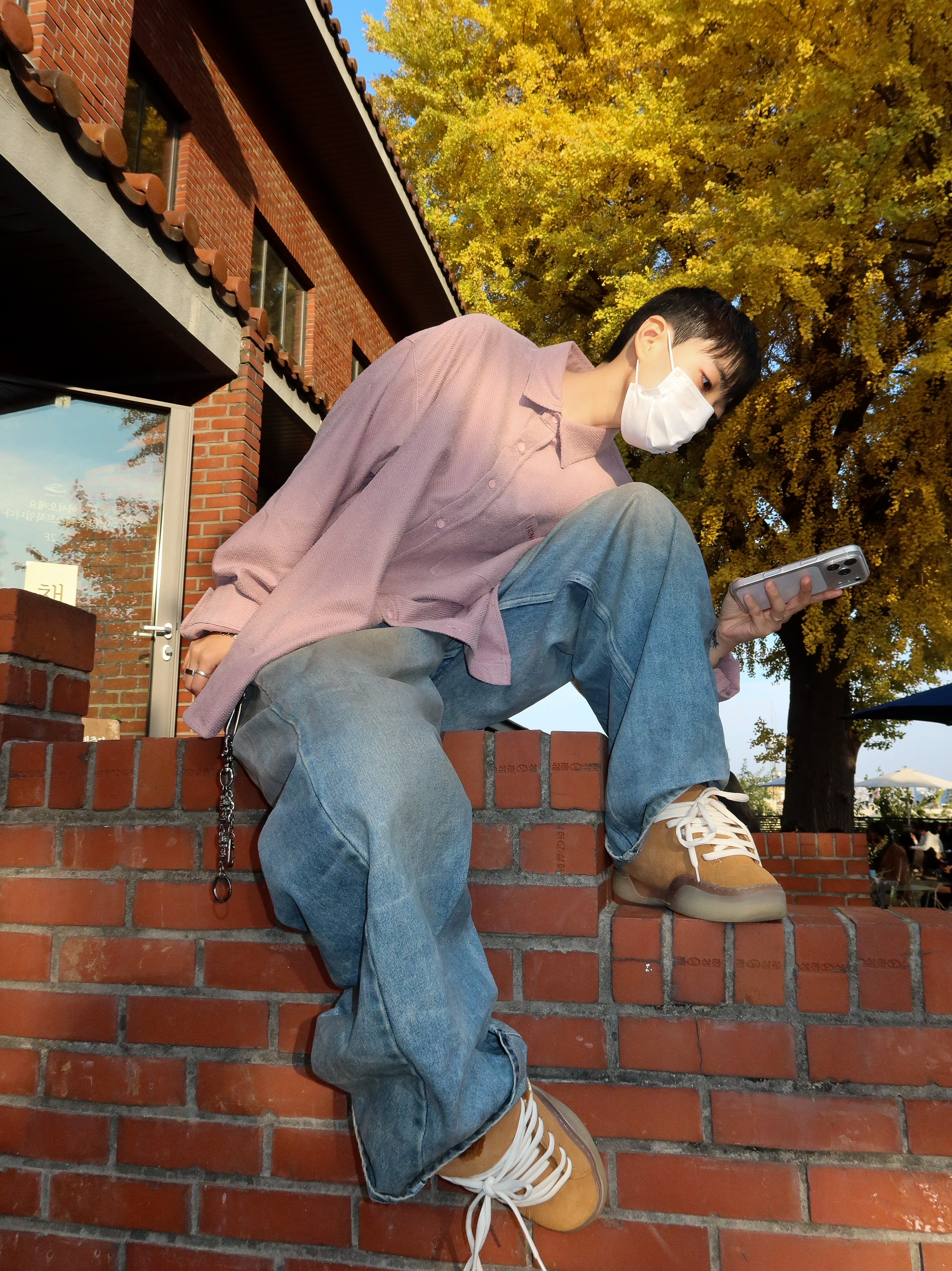 Hono Report Mini Logo Shirts Light Pink, ERL Vamp Skate Shoe Natural Brown 착용 스타일 - 1