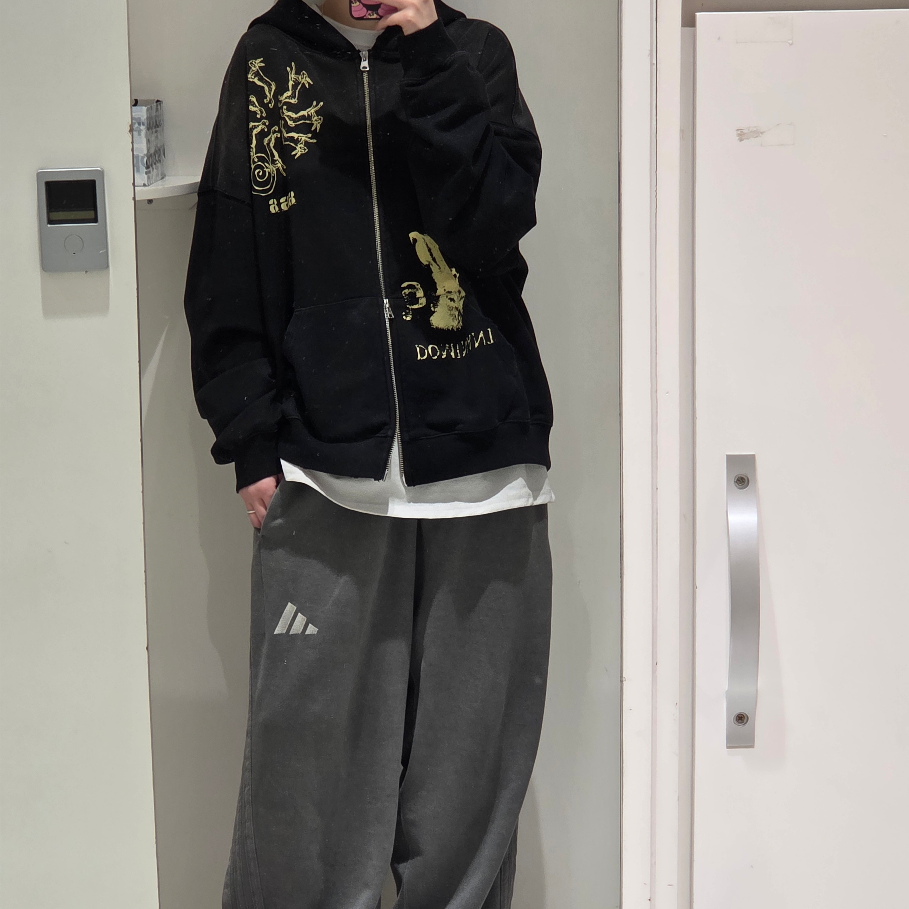 Dominant 666 Hare Hoodie Zip-Up Black 착용 스타일