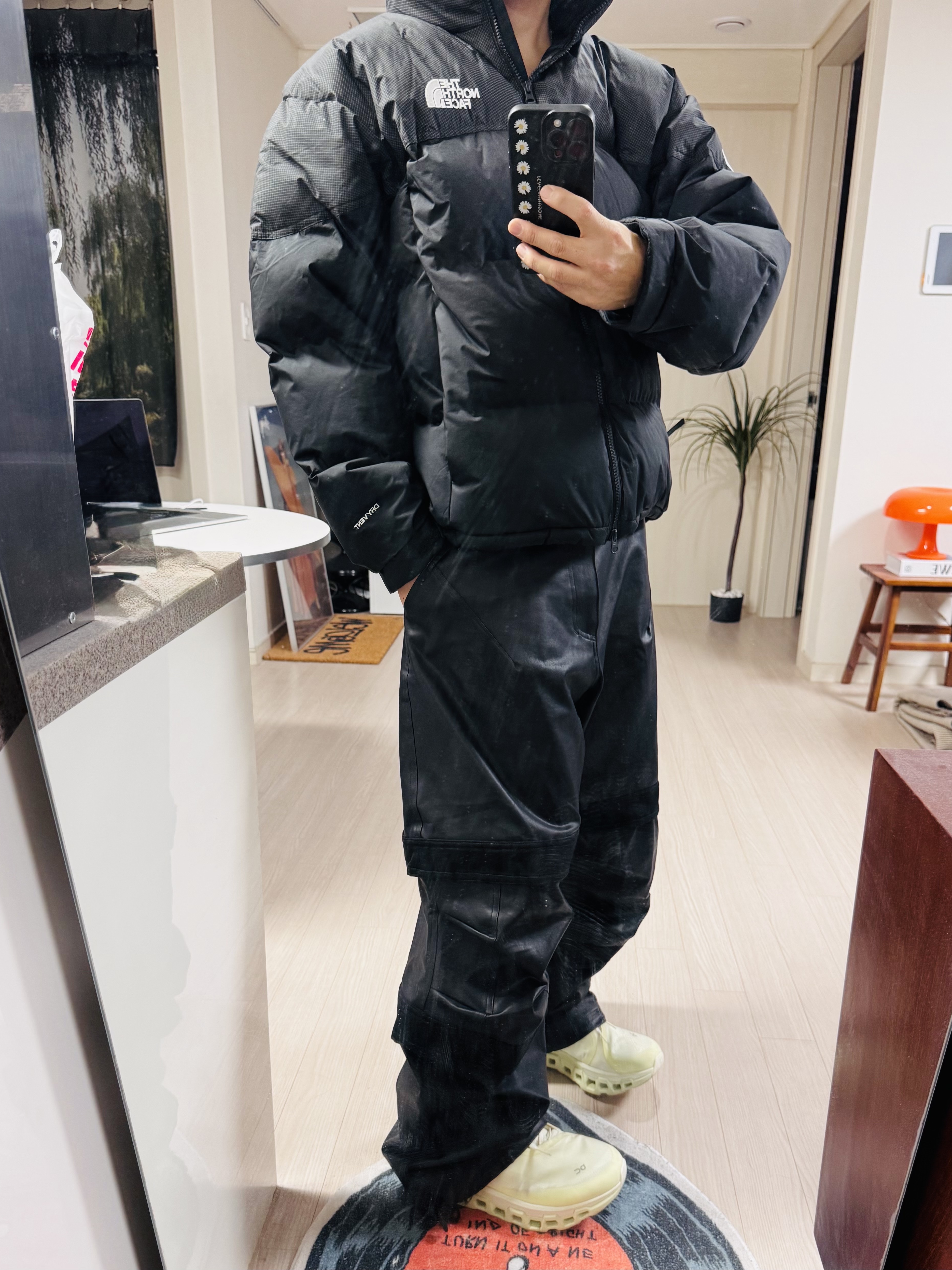 The North Face Remaster Down Jacket Black - 25FW, farfromwhat far layered work pants_black 착용 스타일 - 4