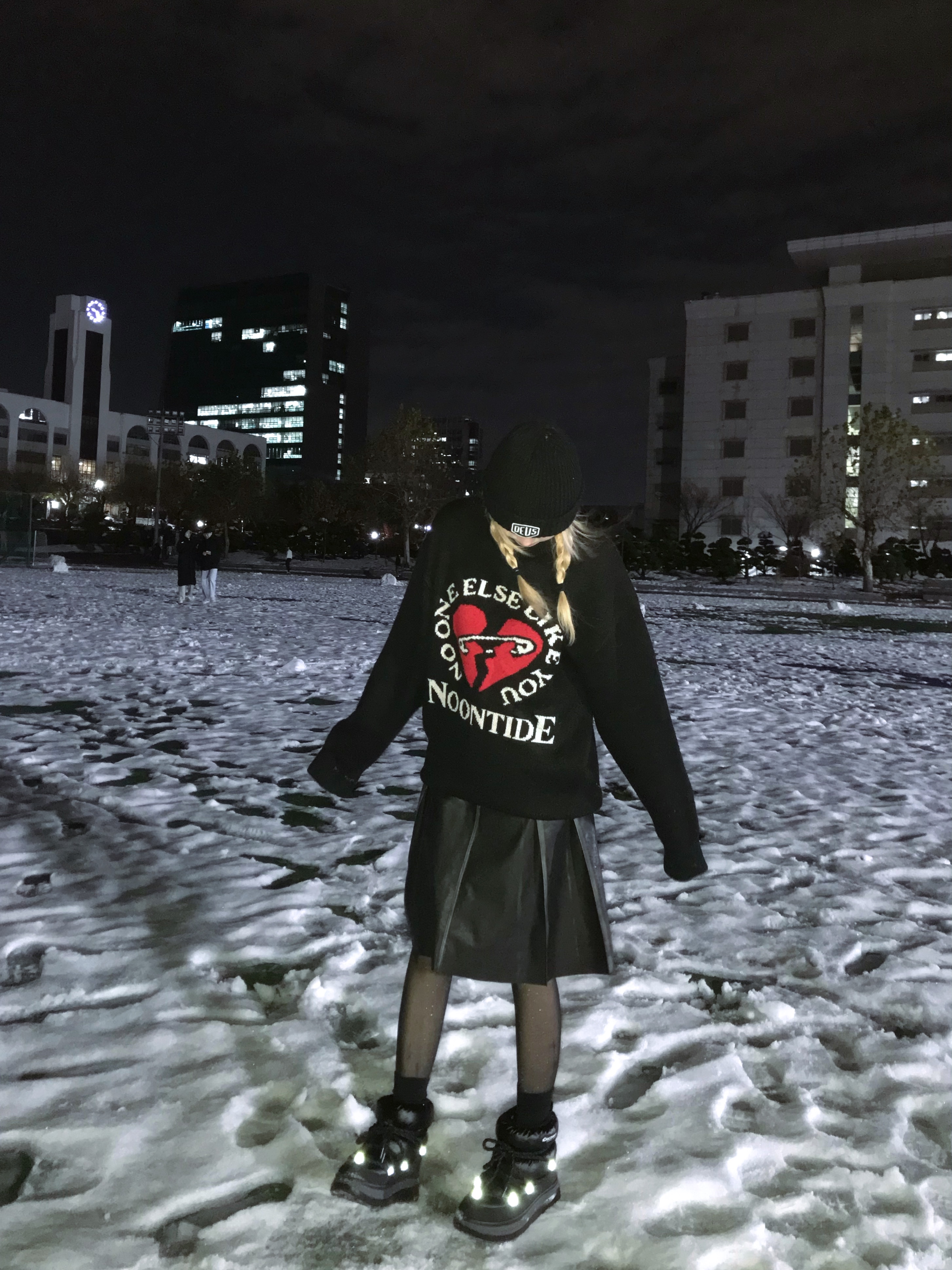 Deus Ex Machina Shield Beanie Black 착용 스타일 - 3