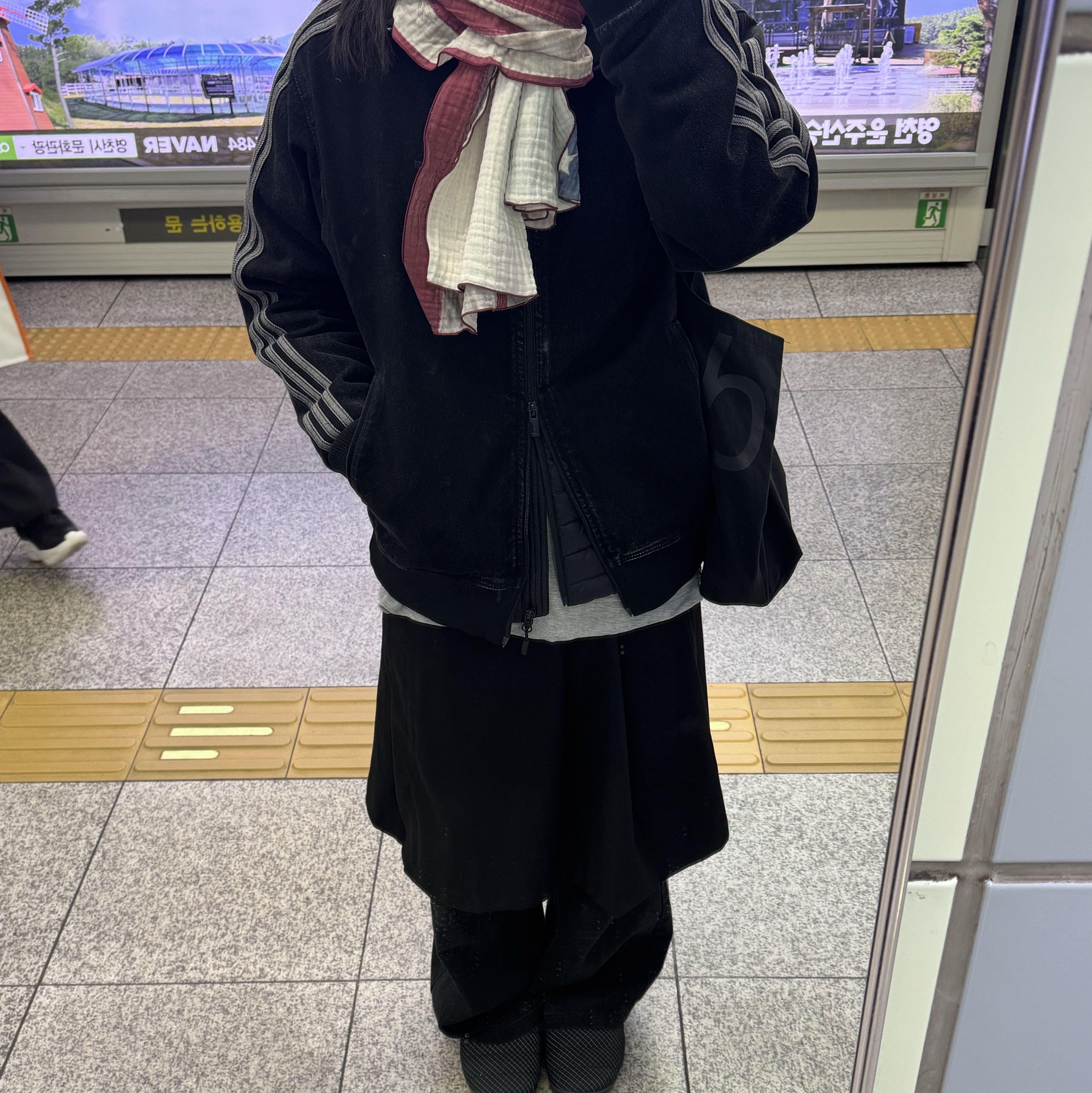 Adidas Adicolor Denim Firebird Track Top True Black Denim  - KR Sizing, Subu x And Wander Reflective Rip Permanent Sandal Black 착용 스타일
