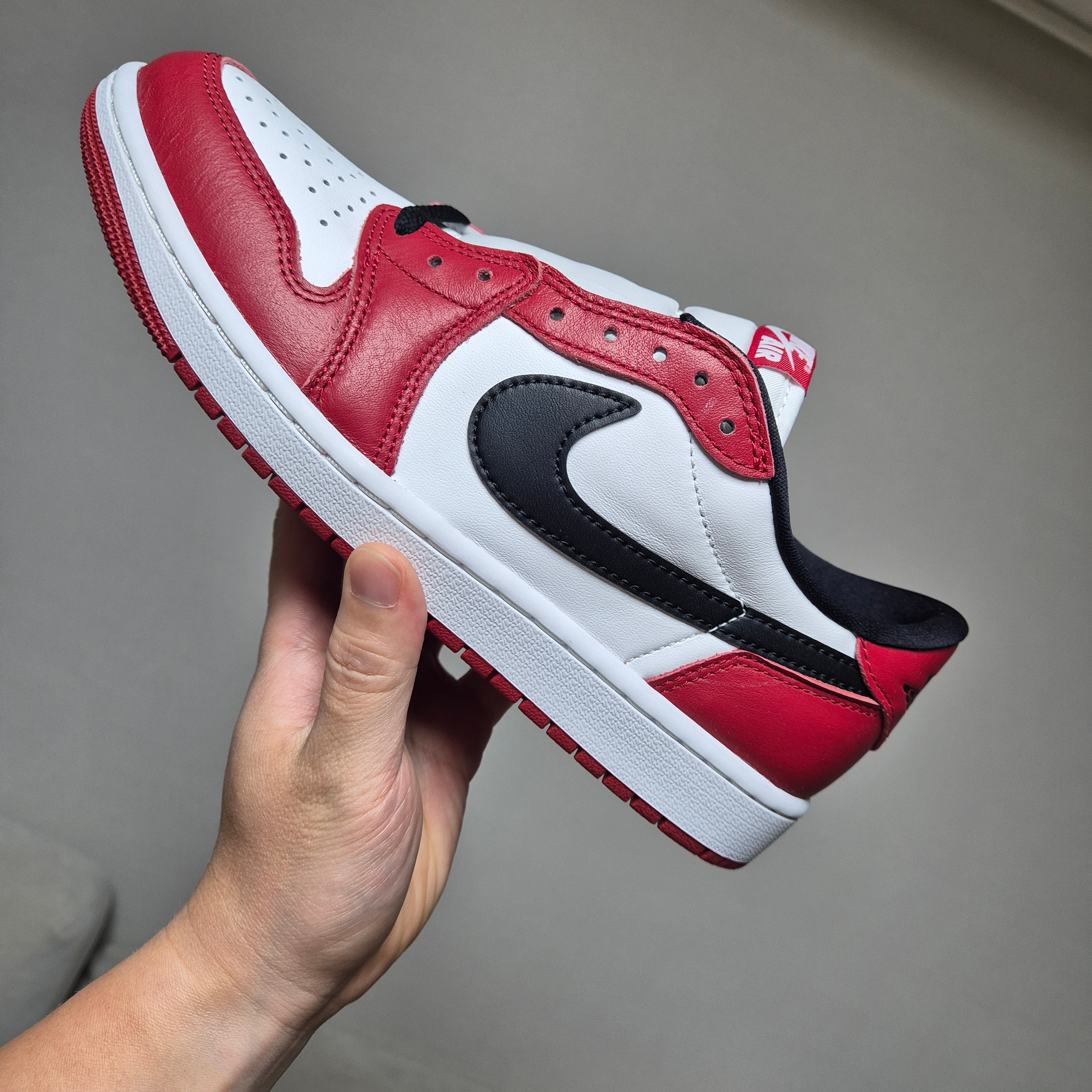 Jordan 1 Retro Low OG Chicago 착용 스타일 - 1