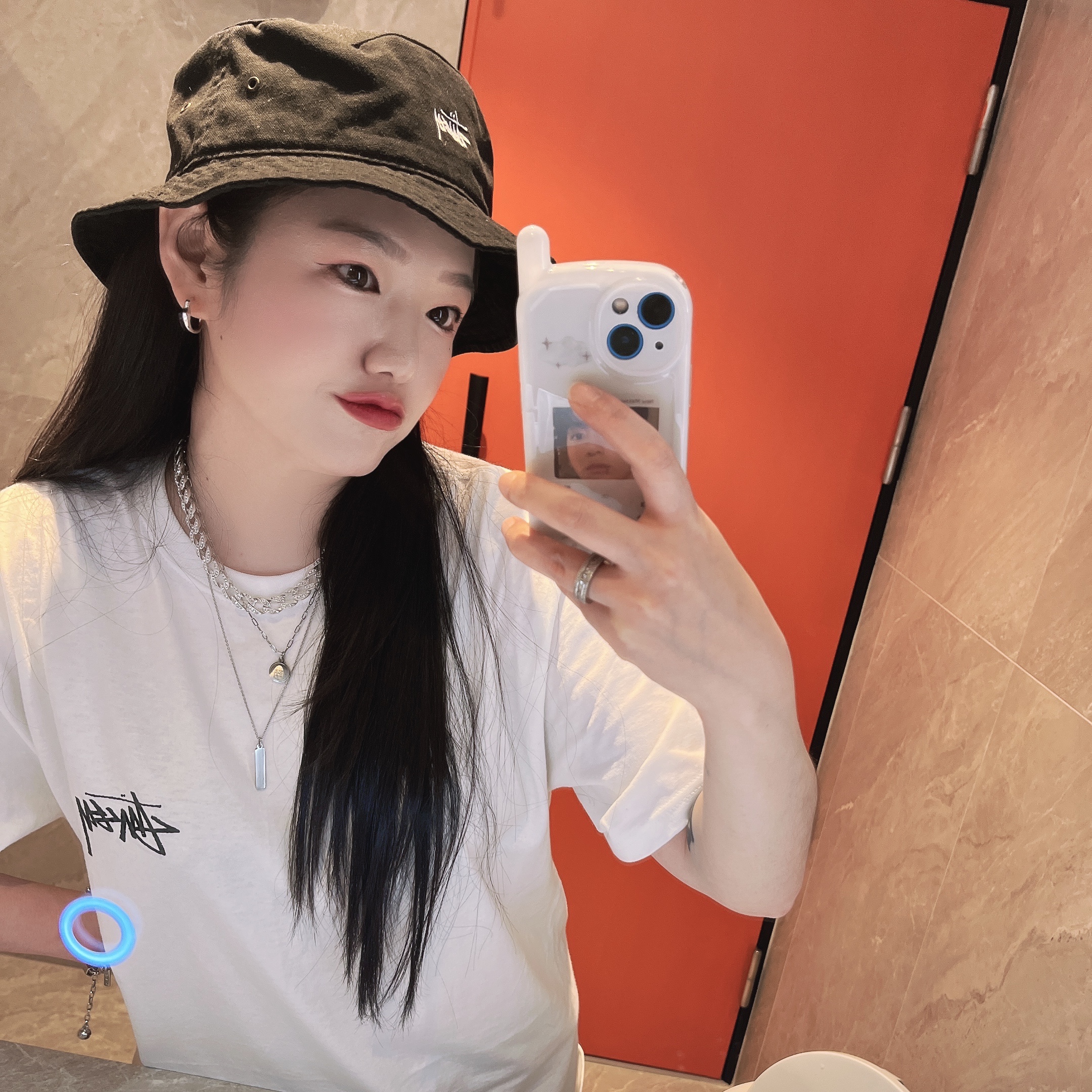Stussy Kittens T-Shirt White 착용 스타일