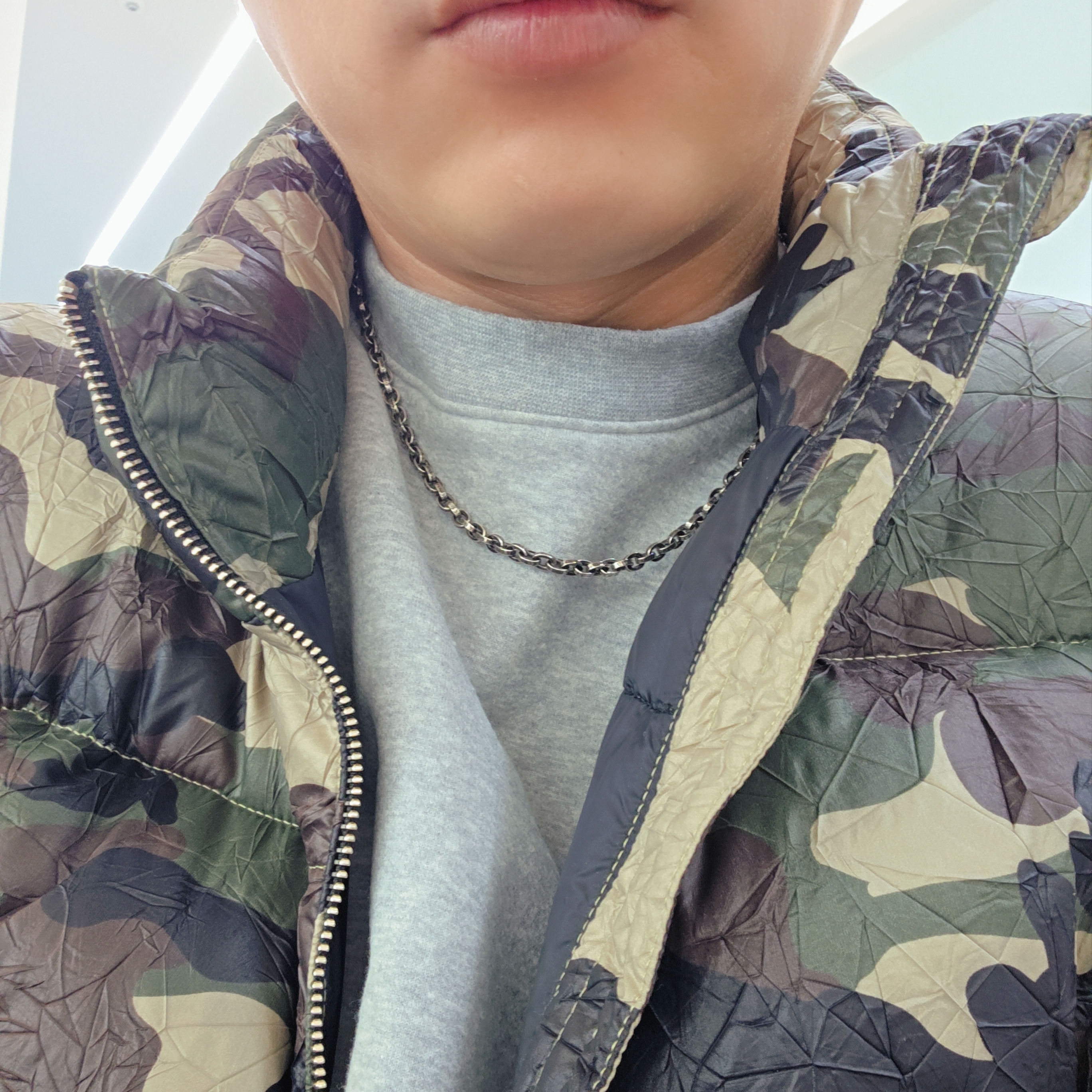 Stussy Wrinkled Nylon Down Puffer Woodland Camo 착용 스타일