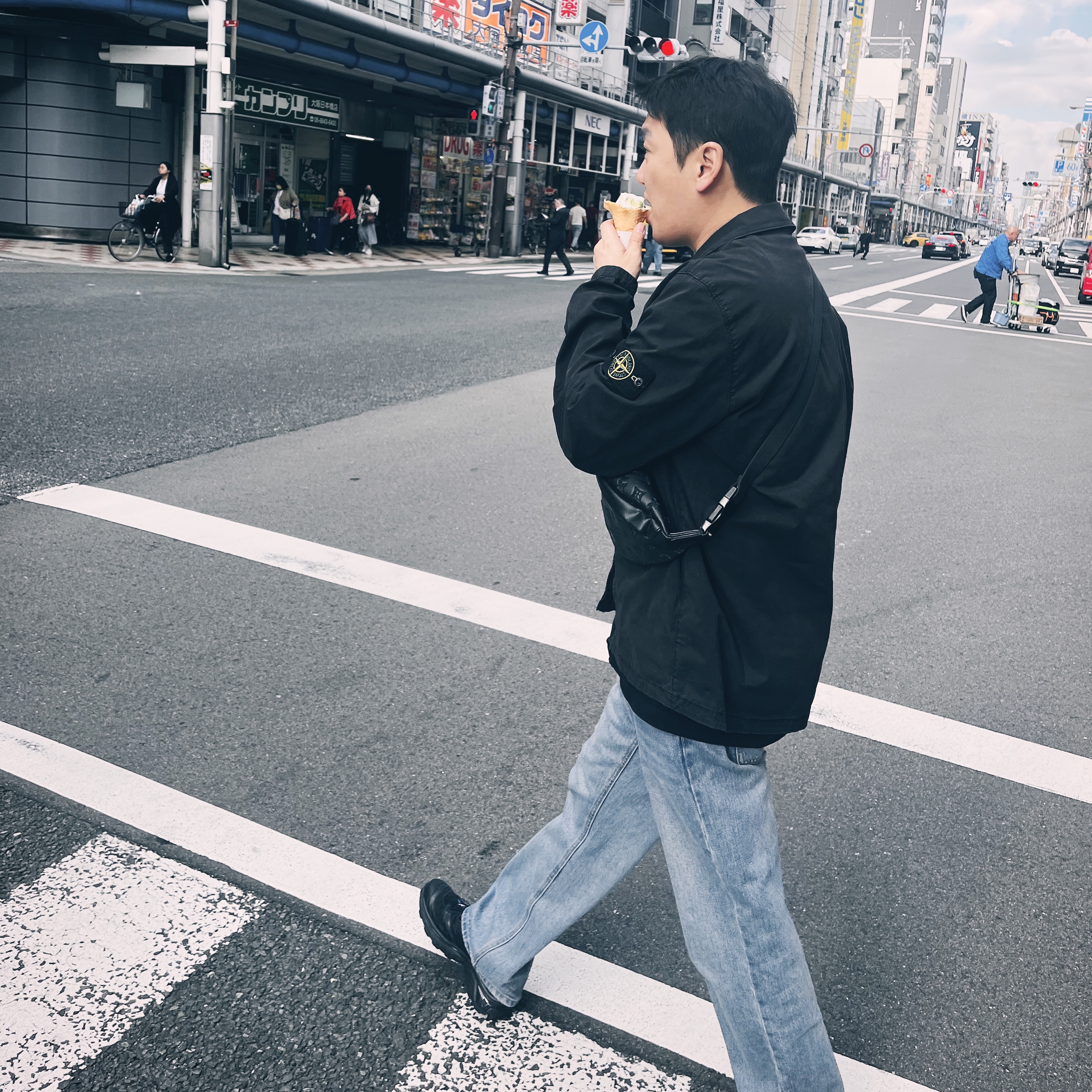 C.P. Company The Metropolis Series Pertex Hooded Vest Black - 24FW, Stussy Stock Seoul T-Shirt White 착용 스타일 - 2