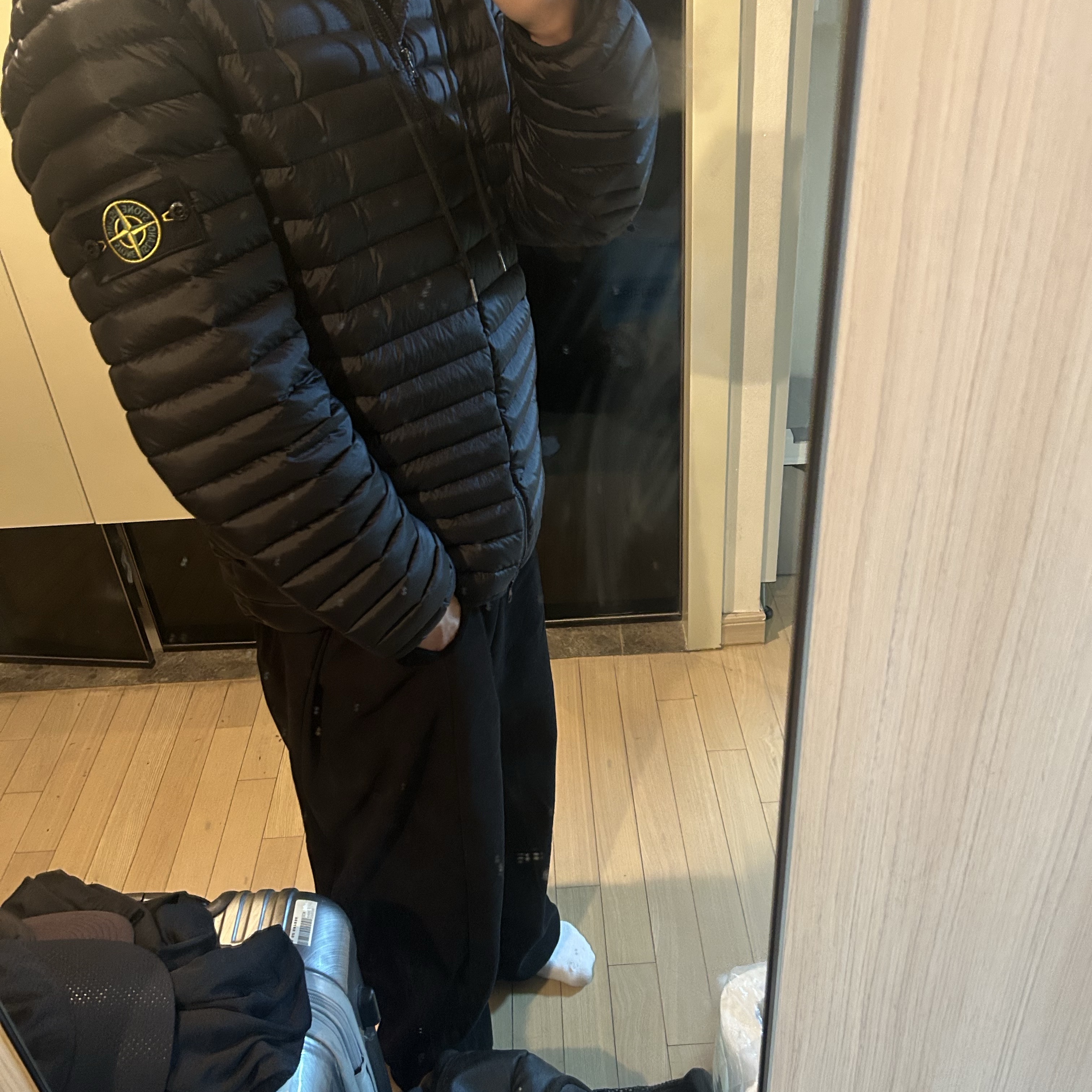 Stone Island 4100429 Loom Woven Chambers Nylon Down-TC Jacket with Anti-Drop Black - 25SS 착용 스타일