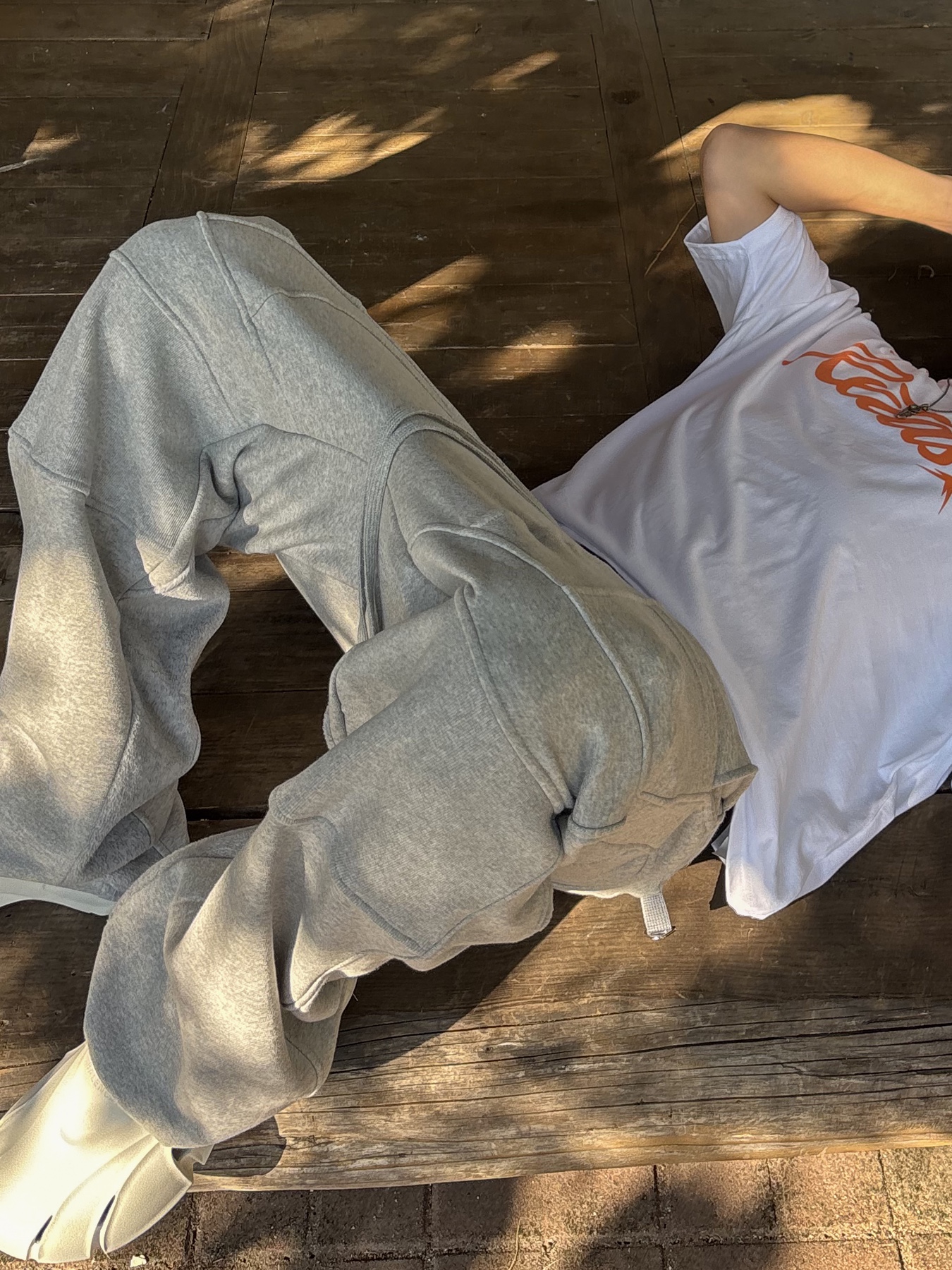 Balenciaga Rubber Mold Closed Beige, Wapworks Biker Sweat Pants Grey 착용 스타일 - 2