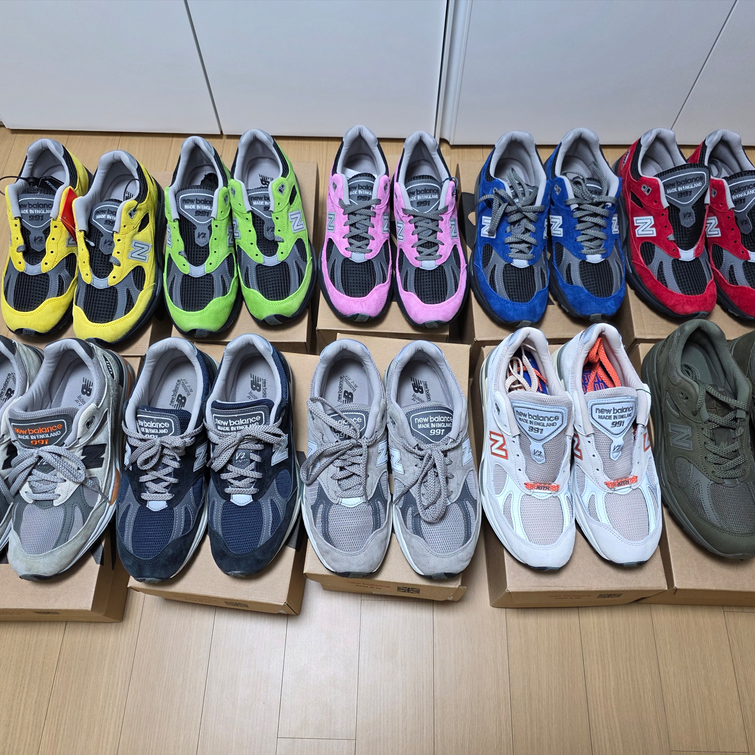 New Balance 991v2 Made in UK Yellow Black - Casestudy Exclusive, New Balance 991v2 Made in UK Pelican Abbey Stone 착용 스타일