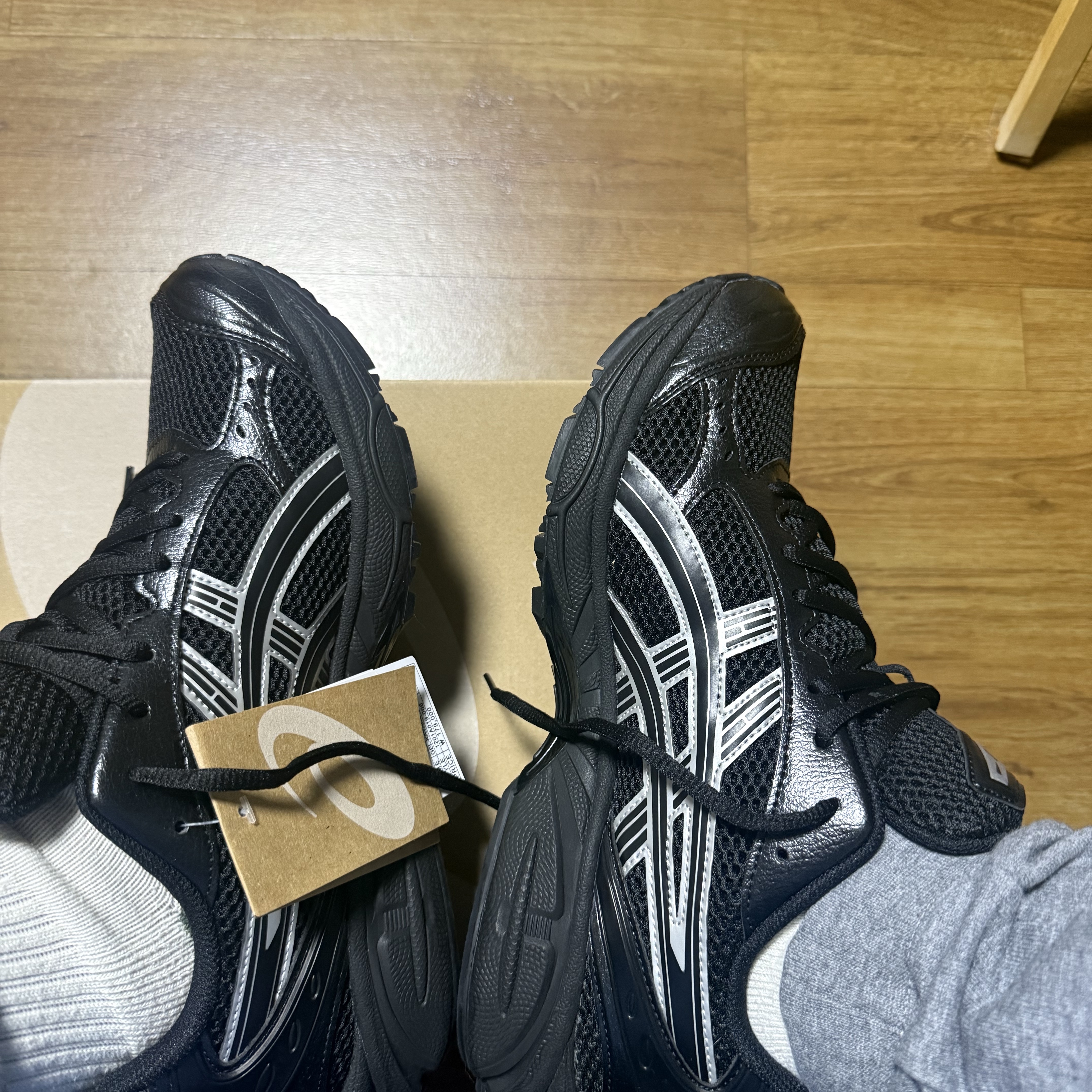 Asics Gel-Kayano 14 Black Pure Silver 착용 스타일