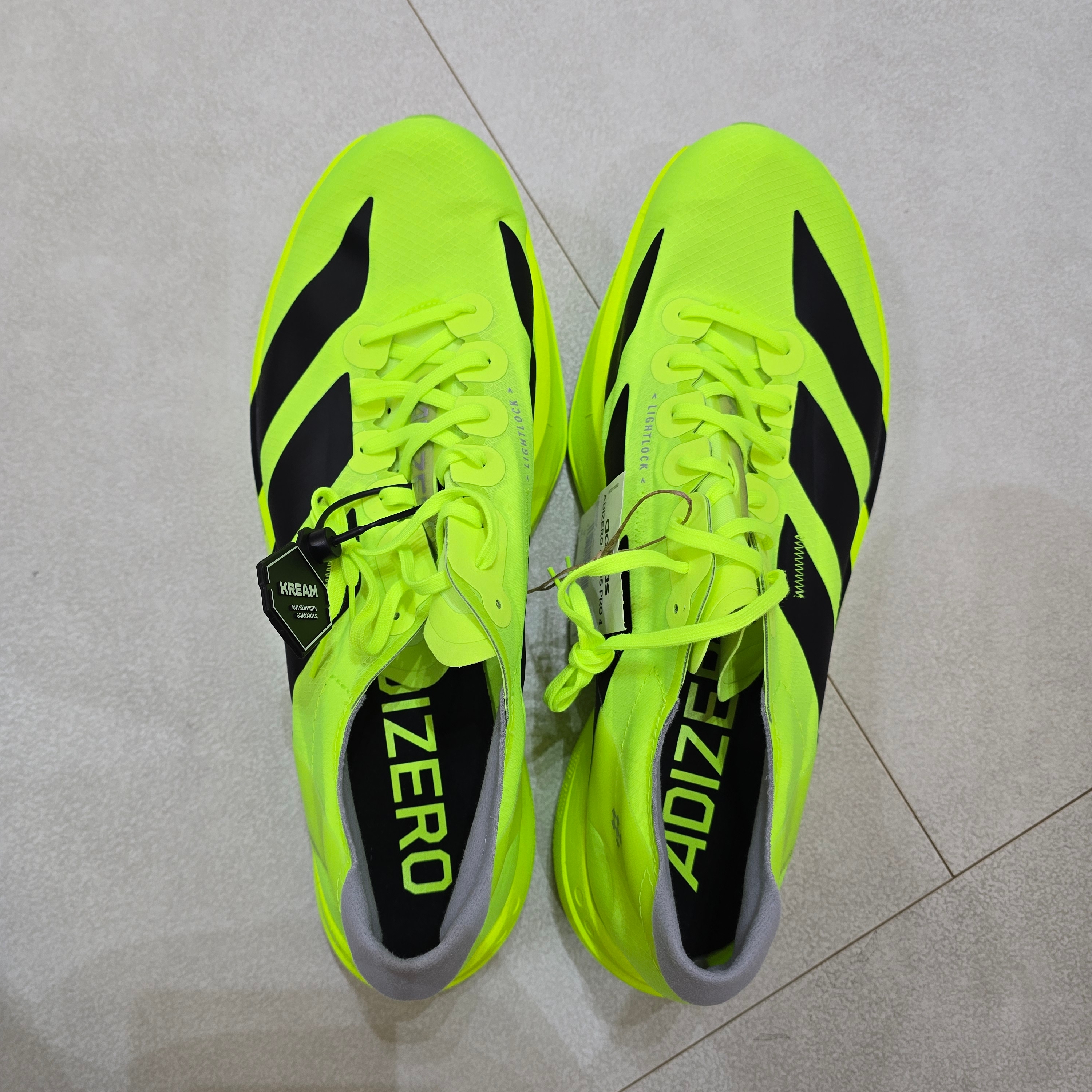 Adidas Adizero Adios Pro 4 Lucid Lemon Core Black 착용 스타일 - 8