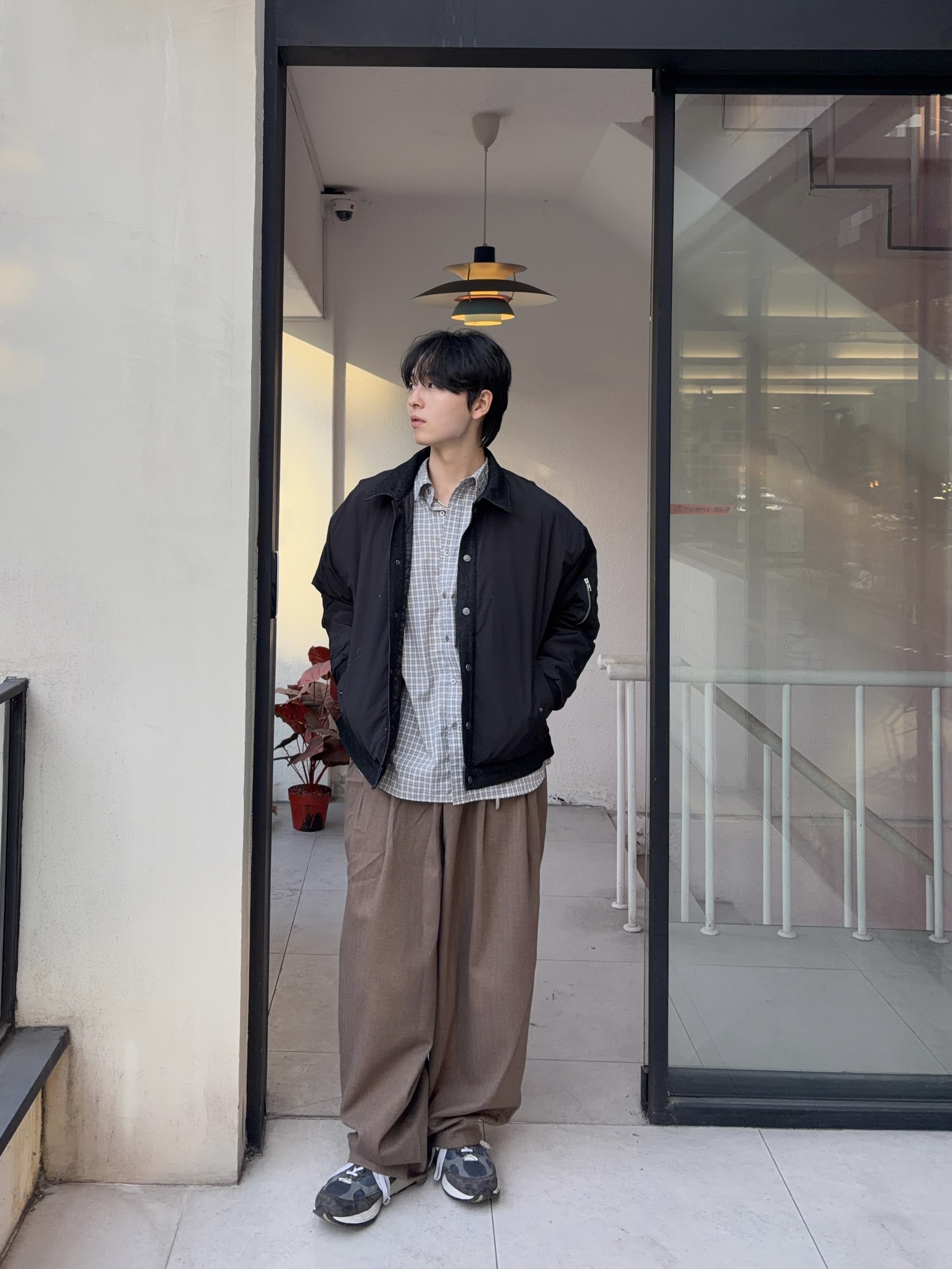 New Balance 992 Made in USA Navy 착용 스타일 - 3