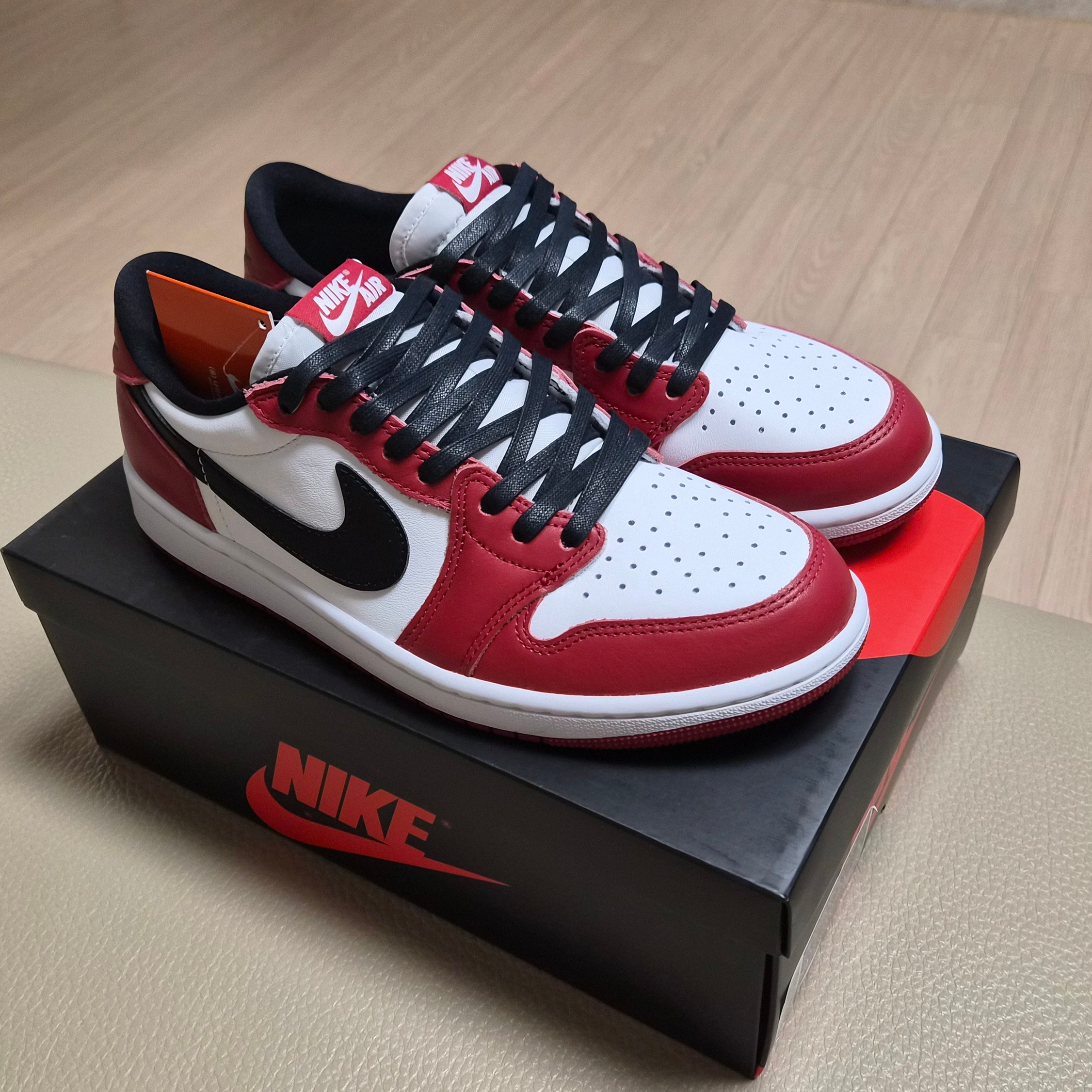 Jordan 1 Retro Low OG Chicago 착용 스타일 - 1