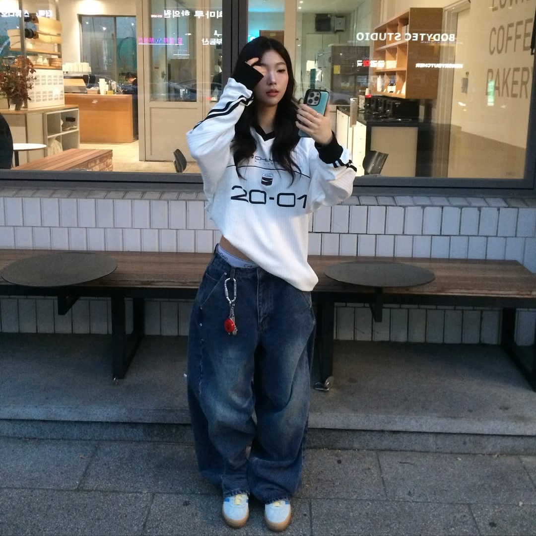 SPORT CHAMBER x Coca-Cola Club T-shirt White 착용 스타일 - 1
