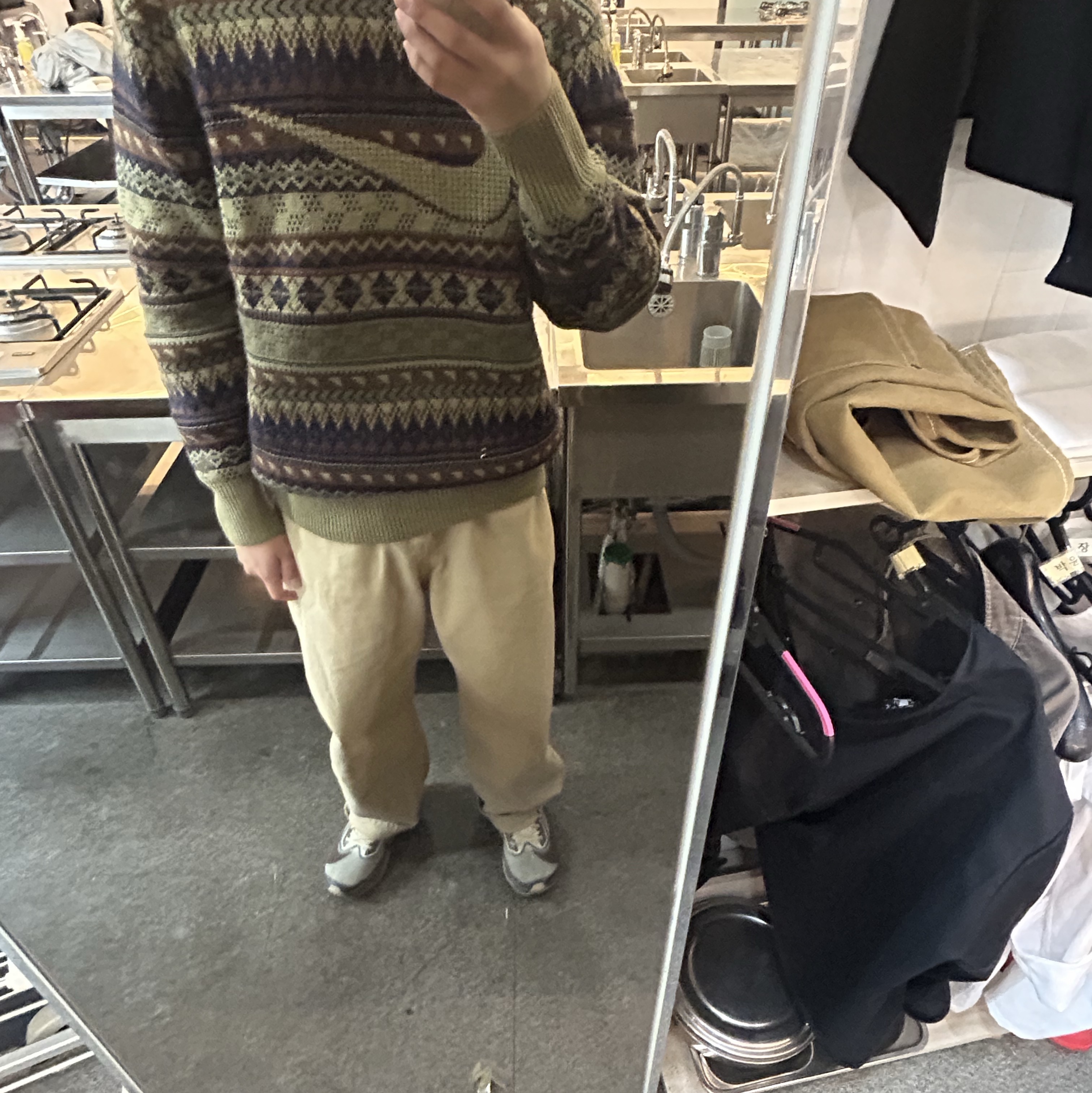 Nike Life Fair Isle Swoosh Sweater Neutral Olive - Asia 착용 스타일