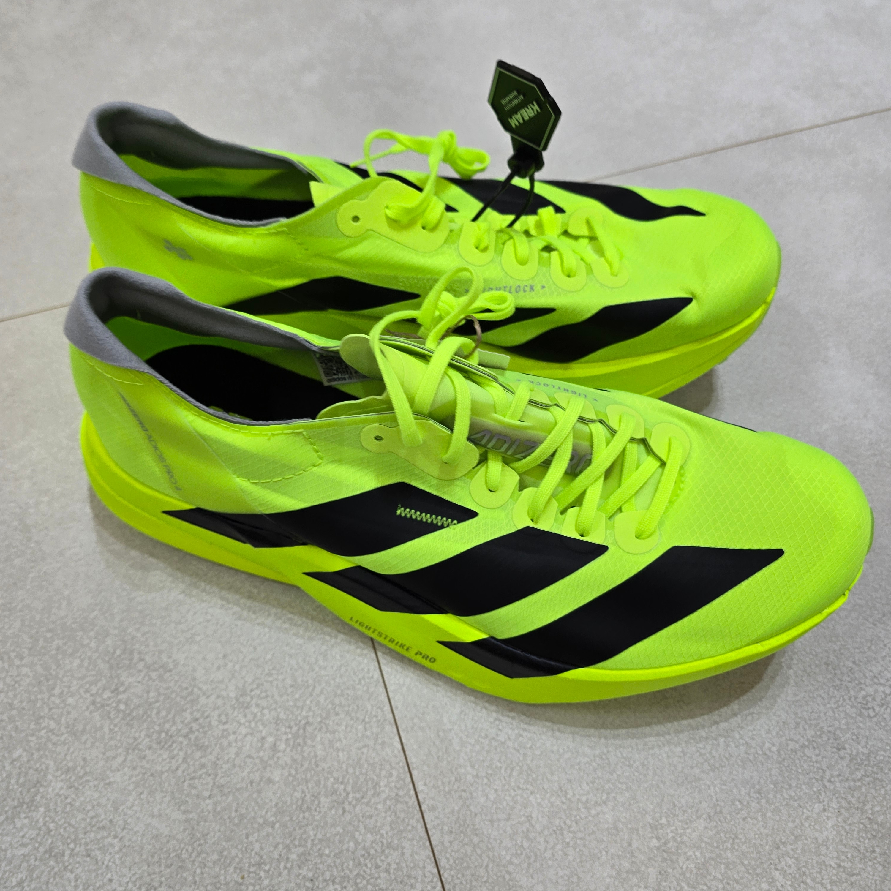 Adidas Adizero Adios Pro 4 Lucid Lemon Core Black 착용 스타일 - 6