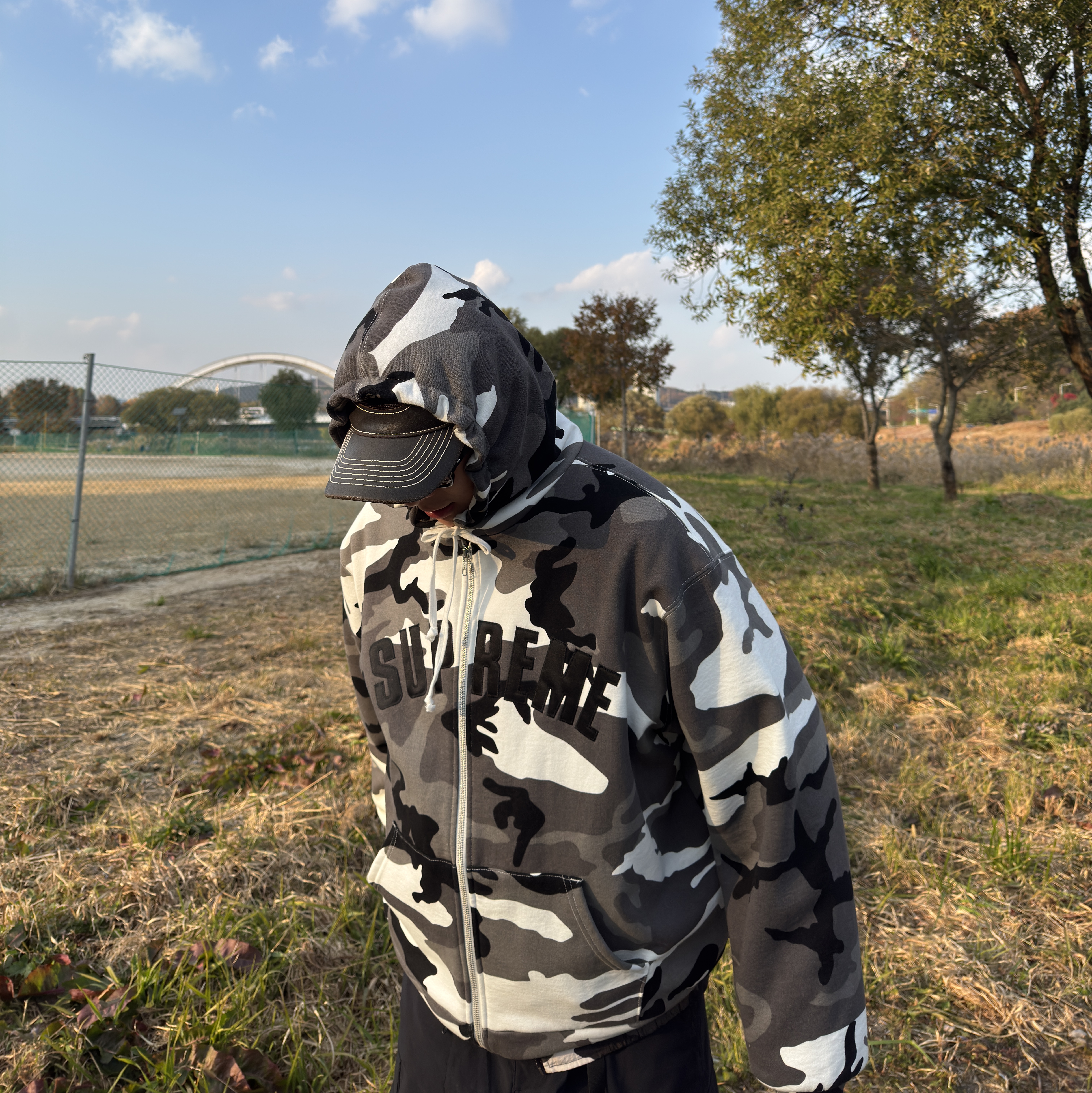 Supreme Arc Thermal Lined Zip Up Hooded Sweatshirt Snow Camo - 25FW 착용 스타일