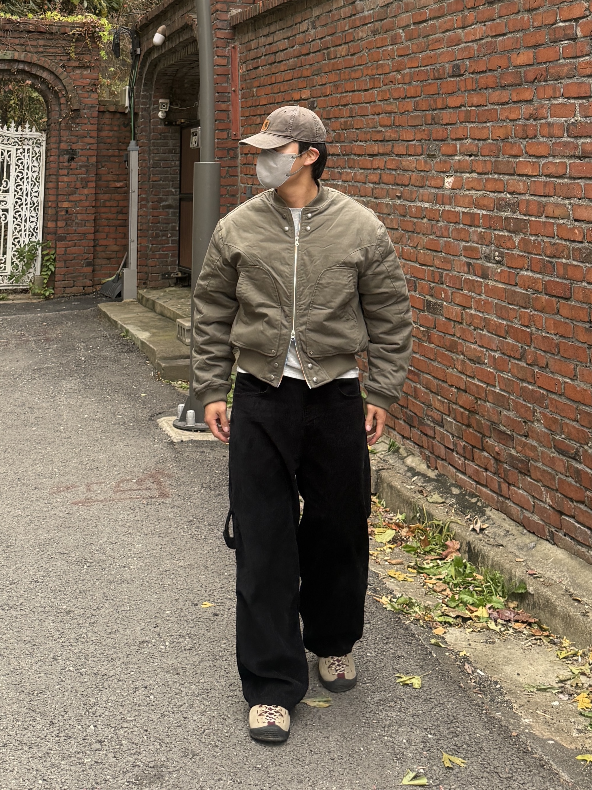 Keen Jasper Sneakers Brindle Double Cream, Keen Jasper Suede Sneakers Silver Mink 착용 스타일 - 4