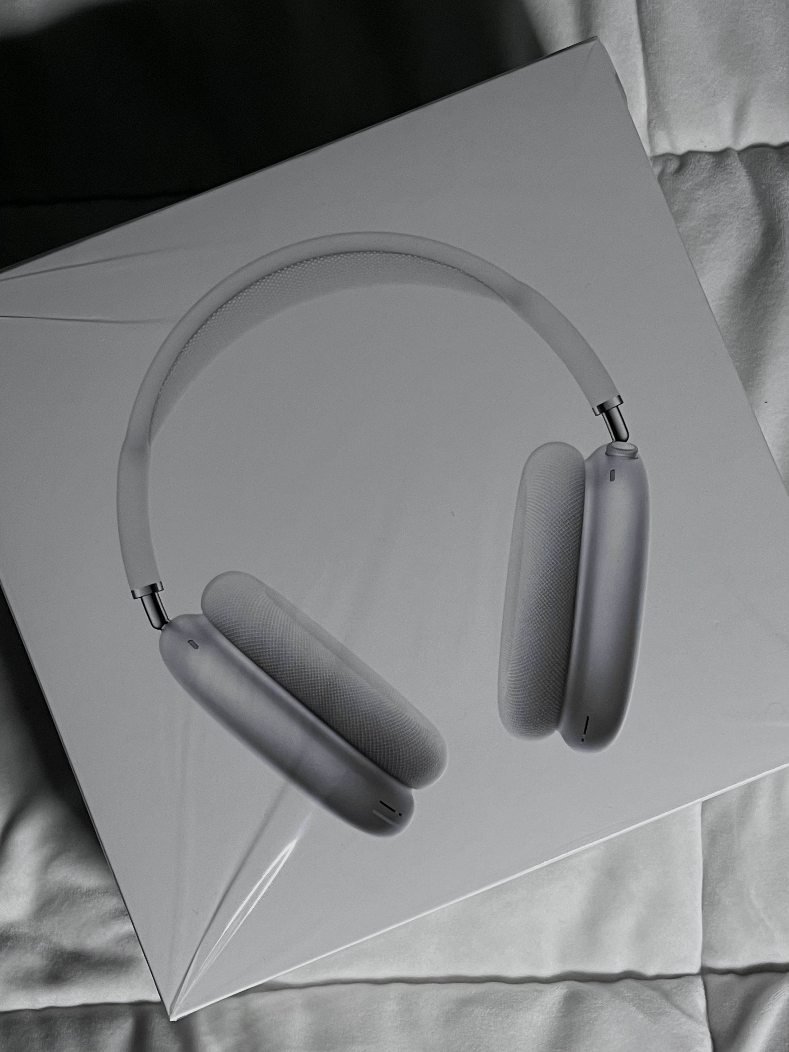 Apple AirPods Max Lightning Silver (Korean Ver.) 착용 스타일 - 1