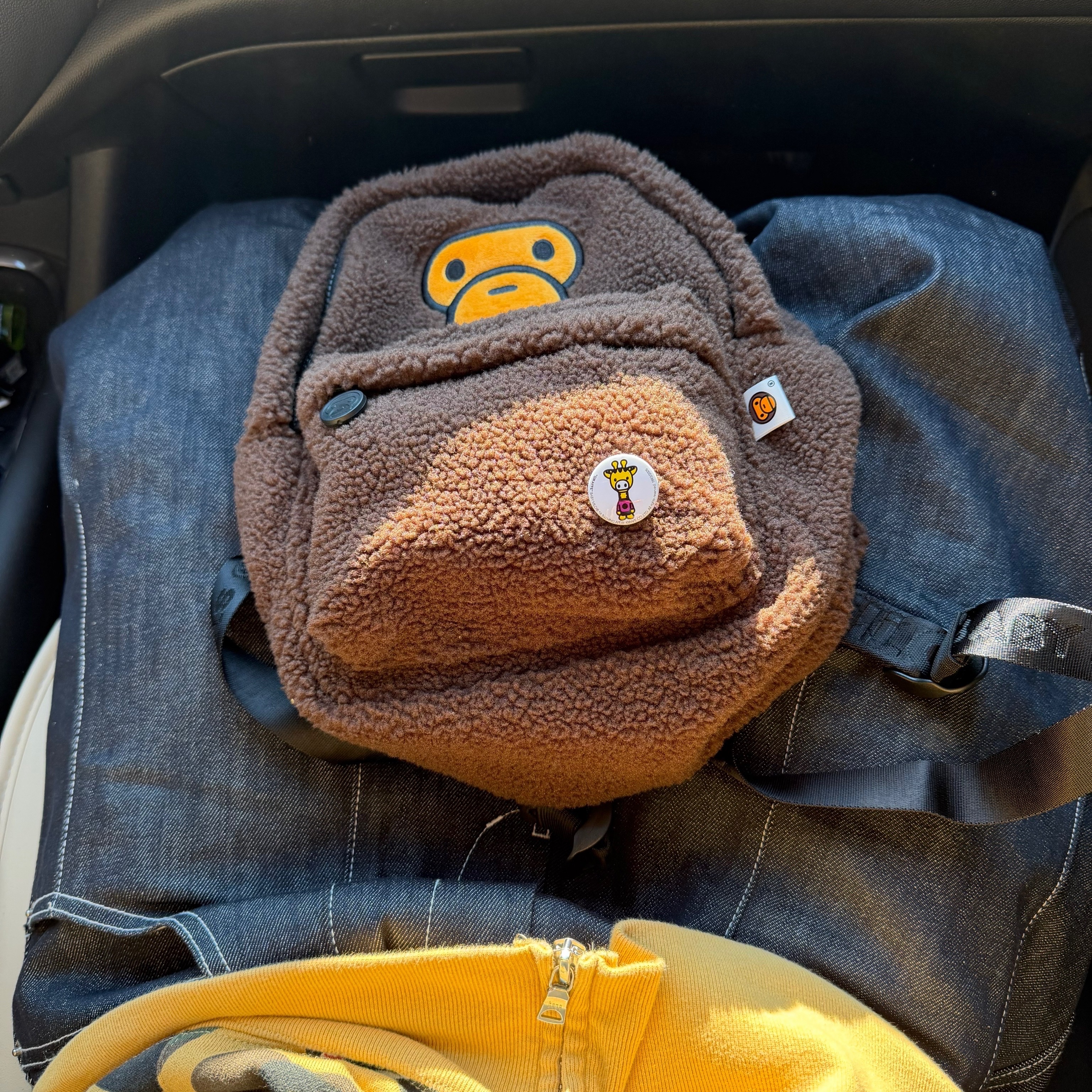 BAPE Baby Milo Mini Fur Backpack Brown 착용 스타일