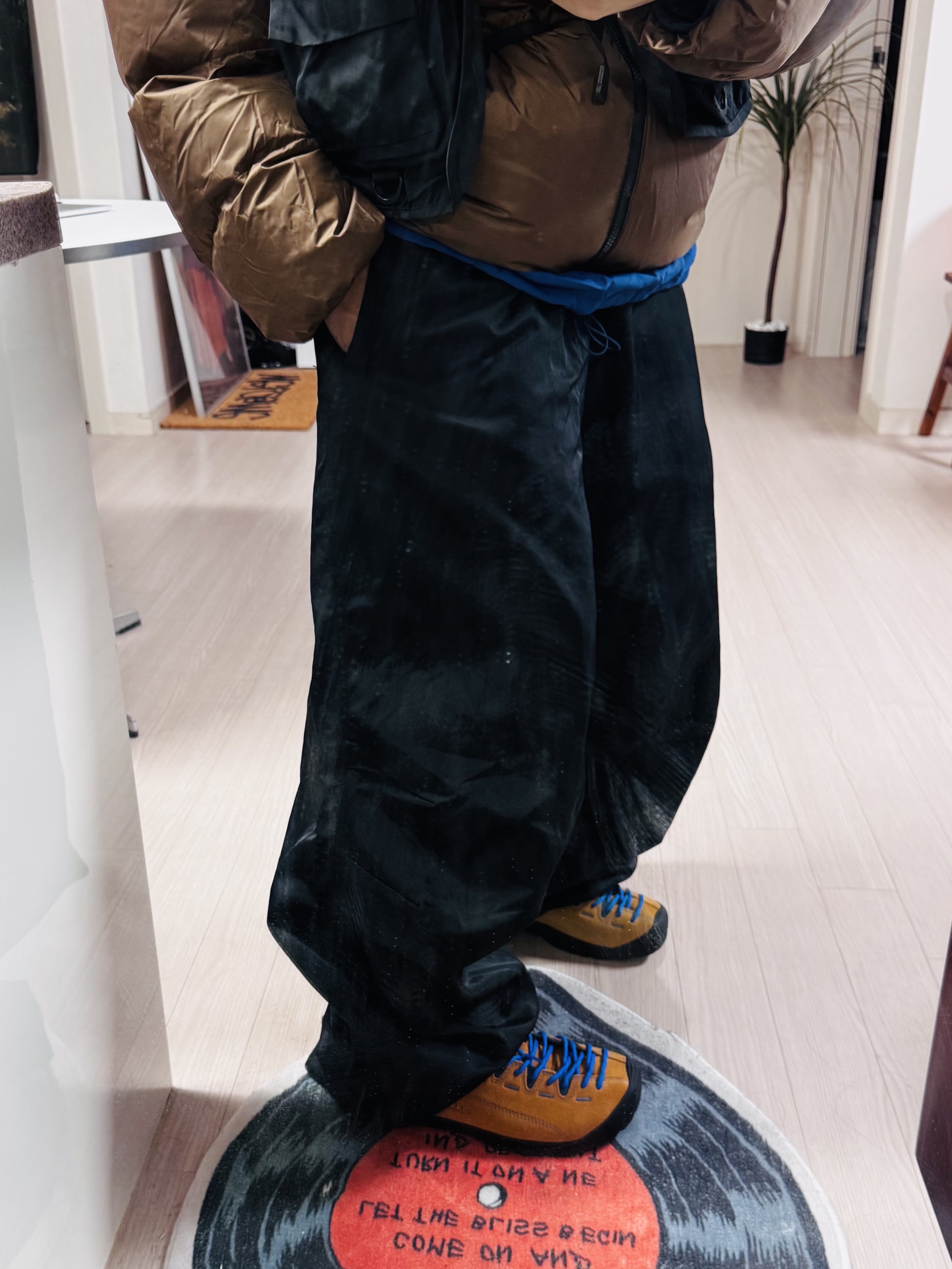 Nonnod Track Pants Black, KEEN Men Jasper Cathay Spice/Orion Blue 착용 스타일 - 2