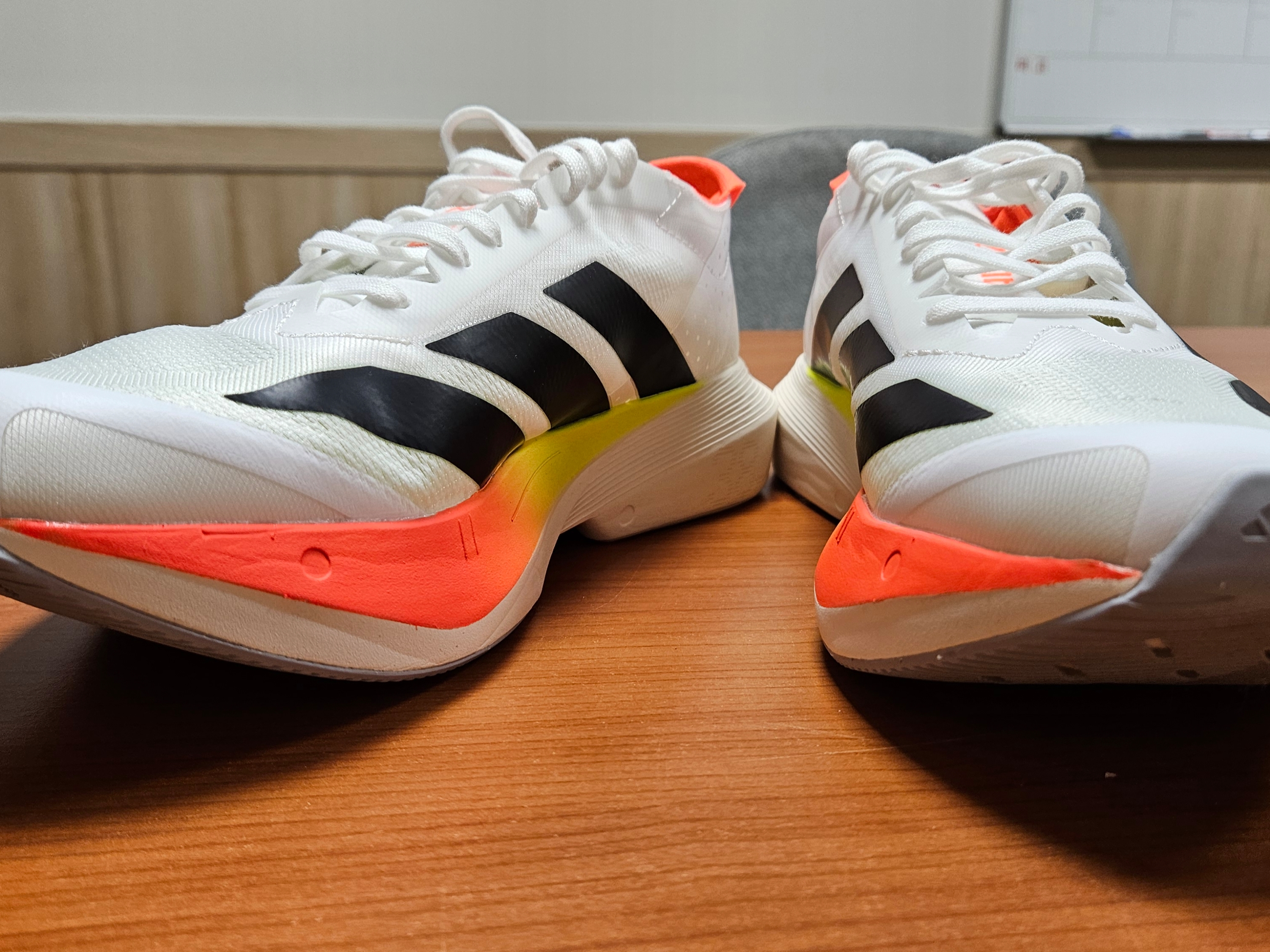 Adidas Adizero Drive RC Cloud White Core Black 착용 스타일 - 7