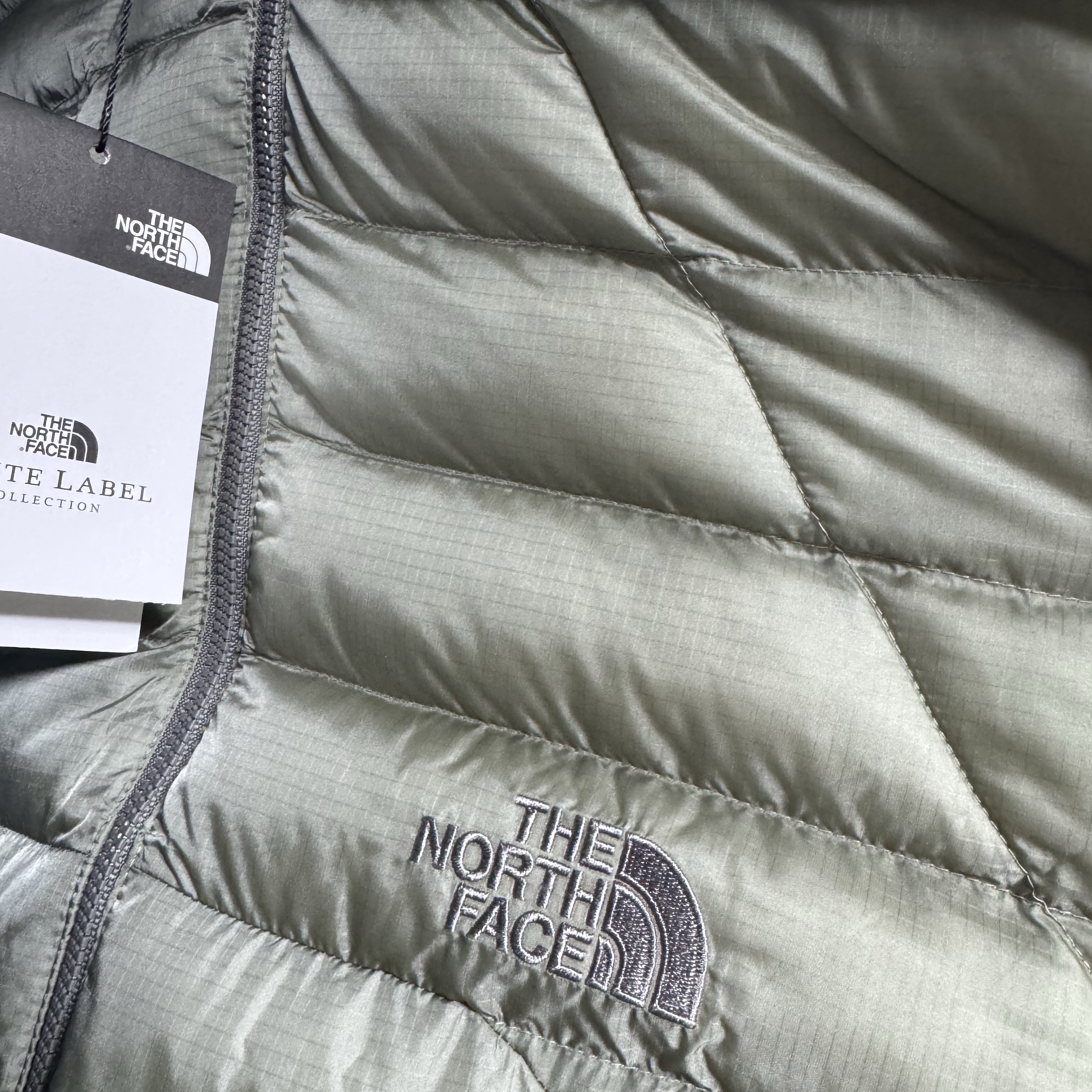 The North Face Ventus On Jacket Light Khaki 착용 스타일