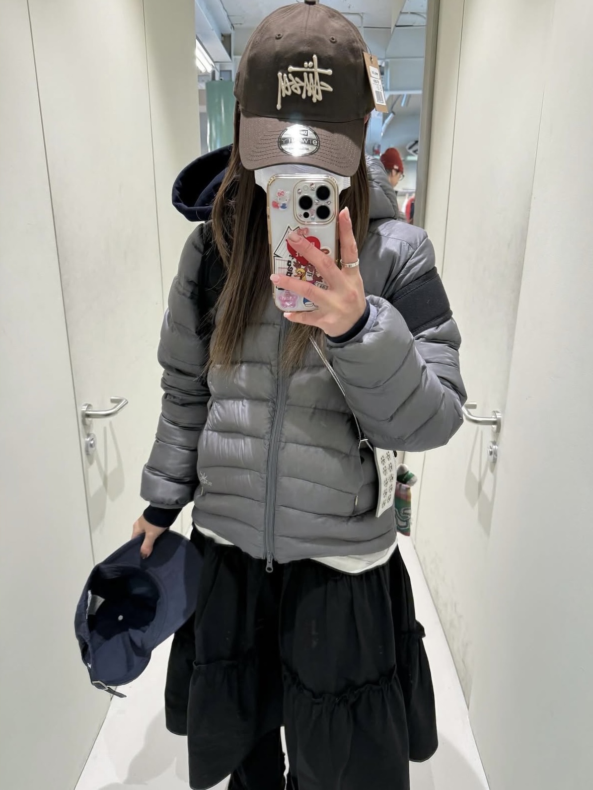 Stussy Basic New Era 9Twenty Basic Strapback Walnut, Sunlove Hooded Fly Light Down Jacket Grey 착용 스타일