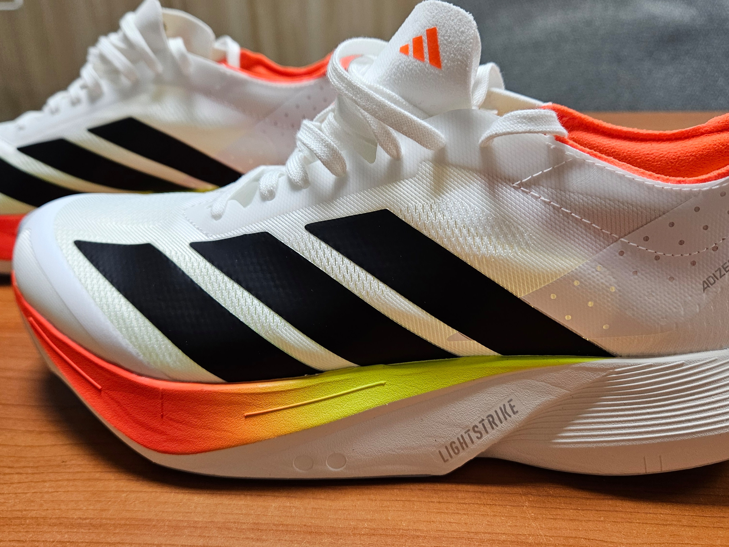 Adidas Adizero Drive RC Cloud White Core Black 착용 스타일 - 9