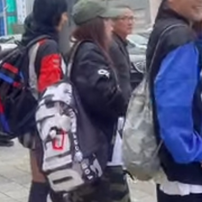 CDG x Alpha Industries Bias MA-1 Jacket Black 착용 스타일 - 1