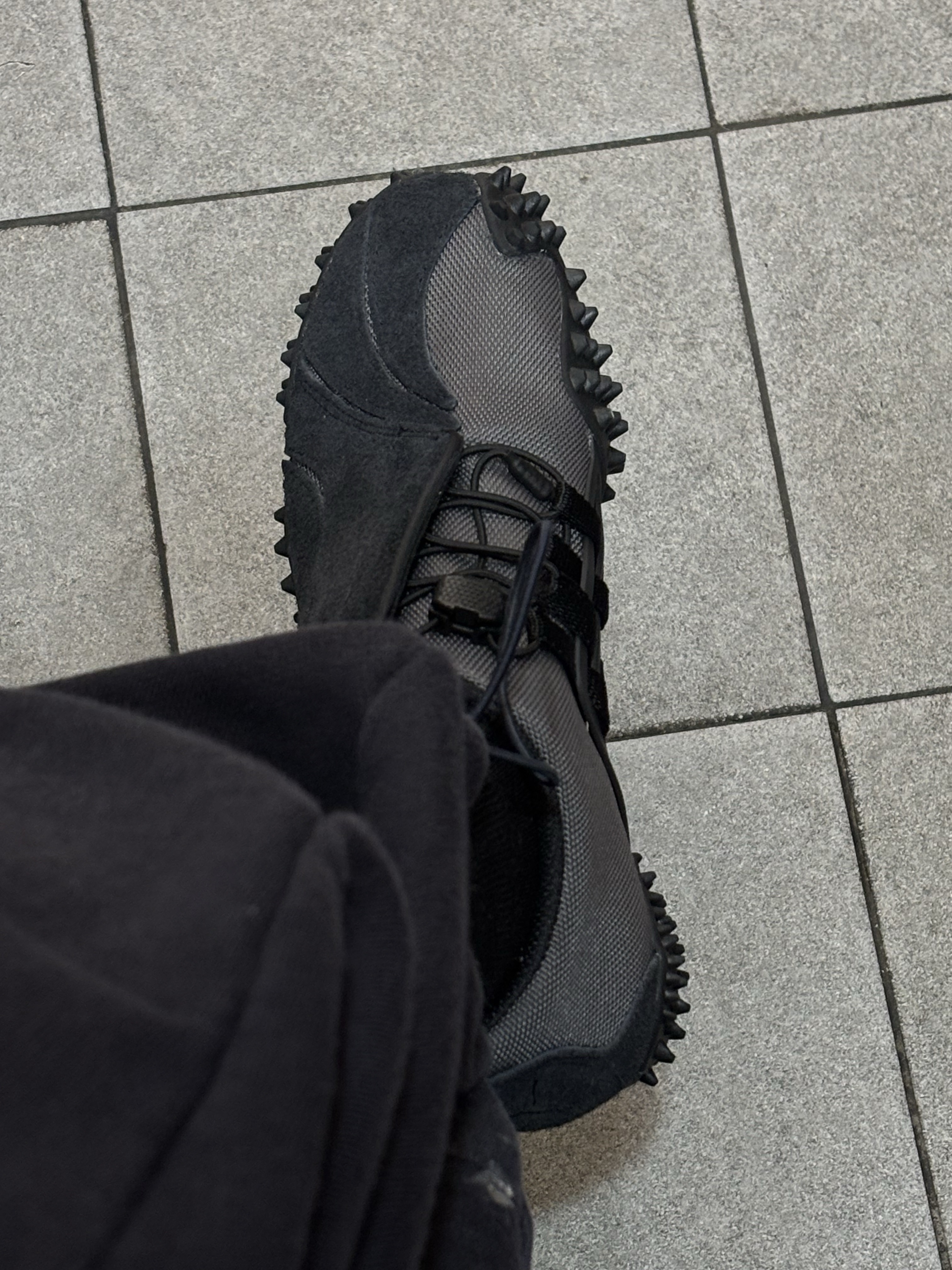 Puma x Sansan Gear Mostro Cage Black Shadow Gray 착용 스타일 - 1