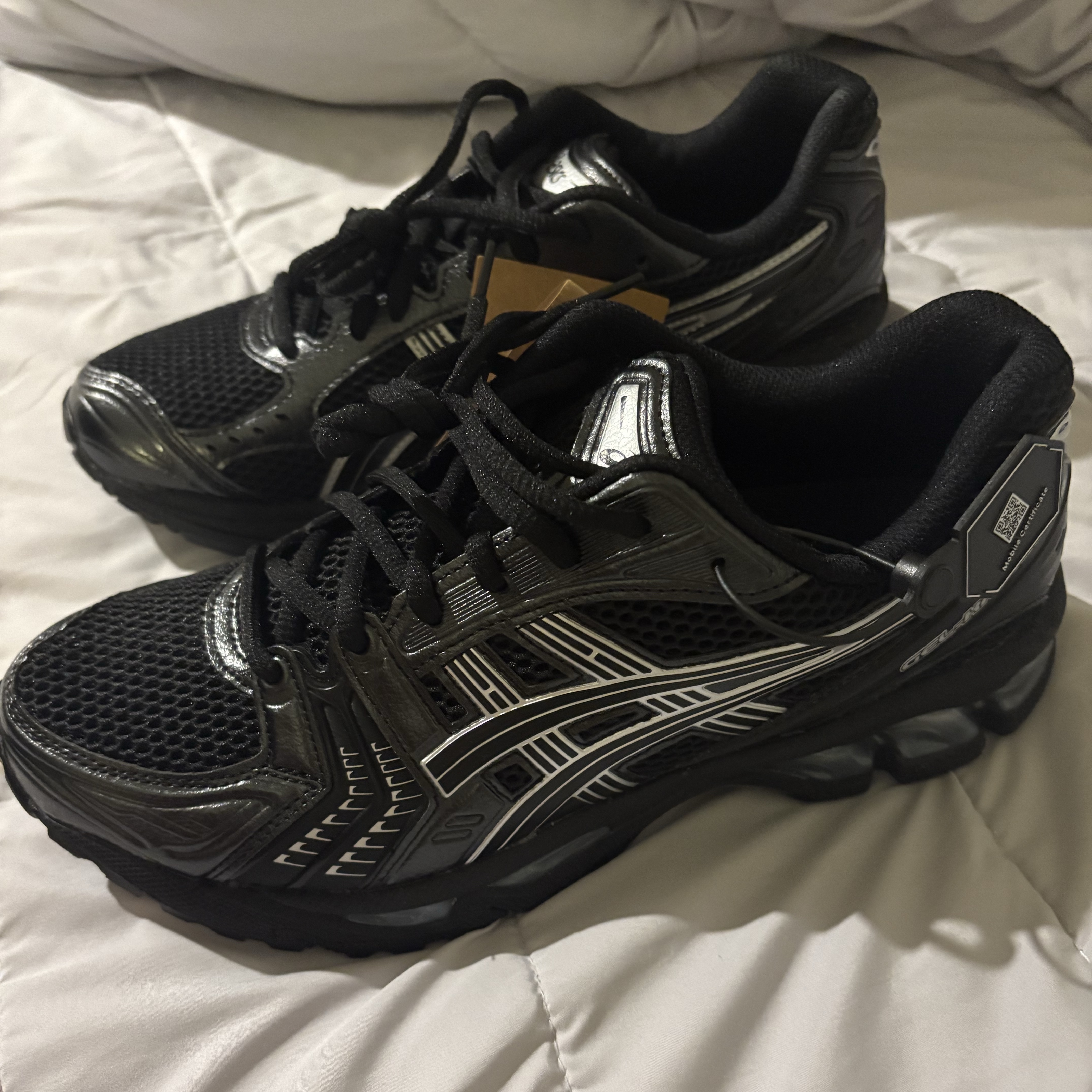 Asics Gel-Kayano 14 Black Pure Silver 착용 스타일