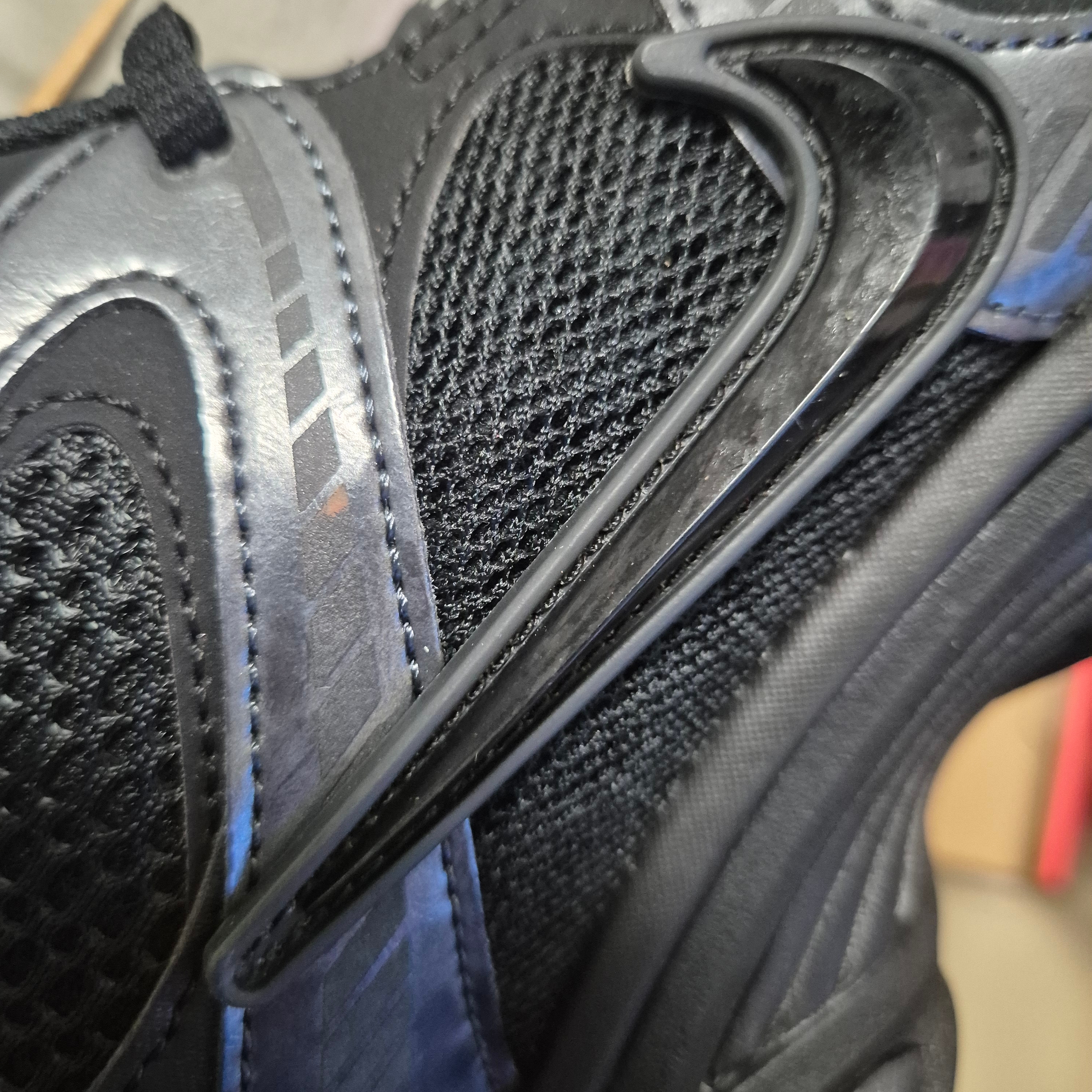 Nike V5 RNR Black Anthracite 착용 스타일 - 1