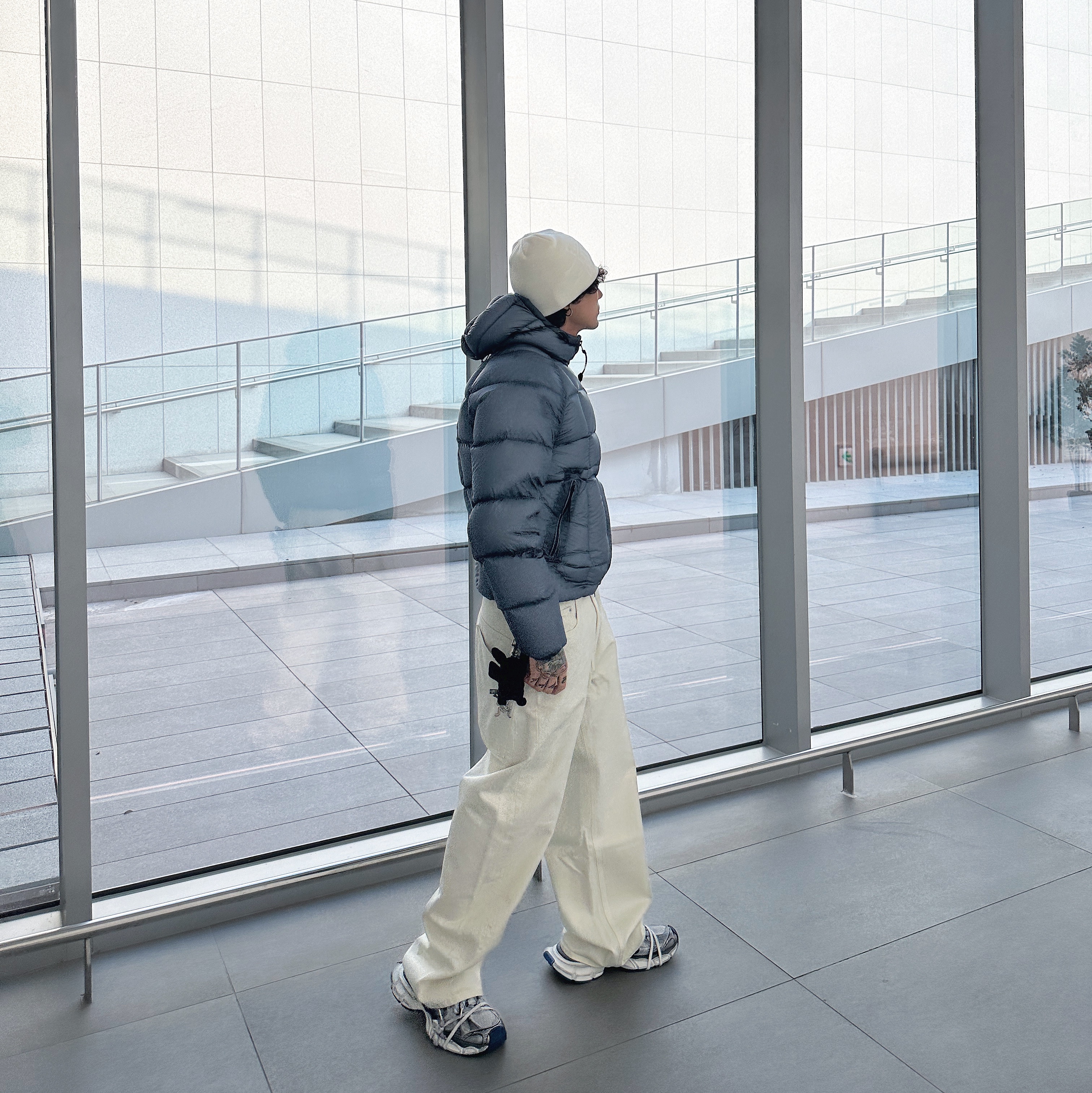 C.P. Company DD Shell Hooded Down Jacket Infinity Blue - 22FW, Stussy Debossed Stock Logo Beanie Bone 착용 스타일 - 2